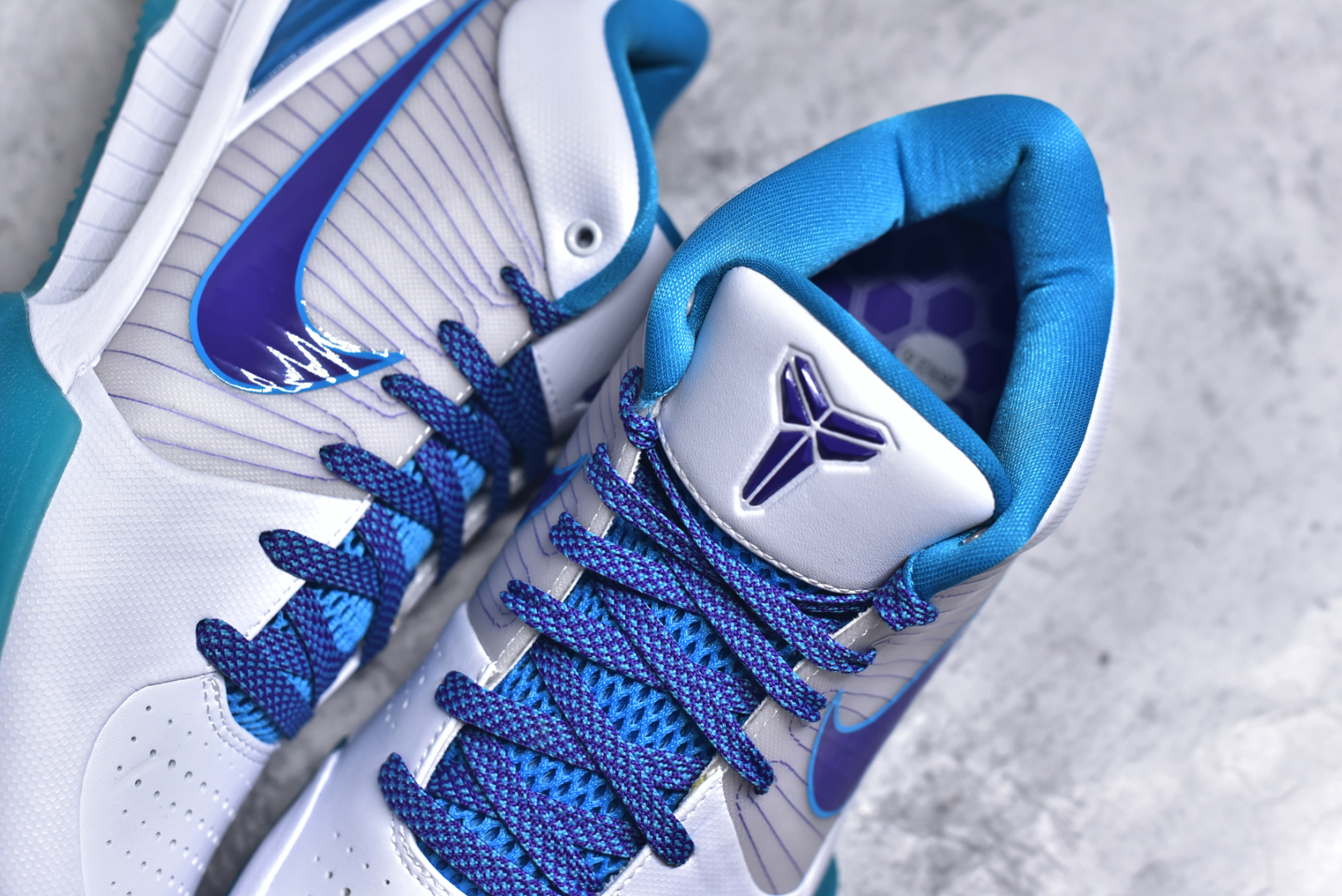 图片[9]-#NK Zoom Kobe 4 Protro 科比四代 选秀日 AV6339-100 Zoom Turbo气垫➕后掌EVA缓震 实战配置直接拉满 原楦纸板开发 鞋身流线型、后跟塑形 区分土肥圆 原档数据3D打印 鞋面细节匹配原版 全身鞋材卡料色独家定制 唯一正确喷漆 SWOOSH NK专利Flyknit飞线科技 给予鞋身足够抗扭矩力 真实底模最大48.5 实战利器 专供海外市场 尺码：40 40.5 41 42 42.5 43 44 44.5 45 46 47.5 48.5 （脚宽、脚胖 建议买大半码）-选品中心