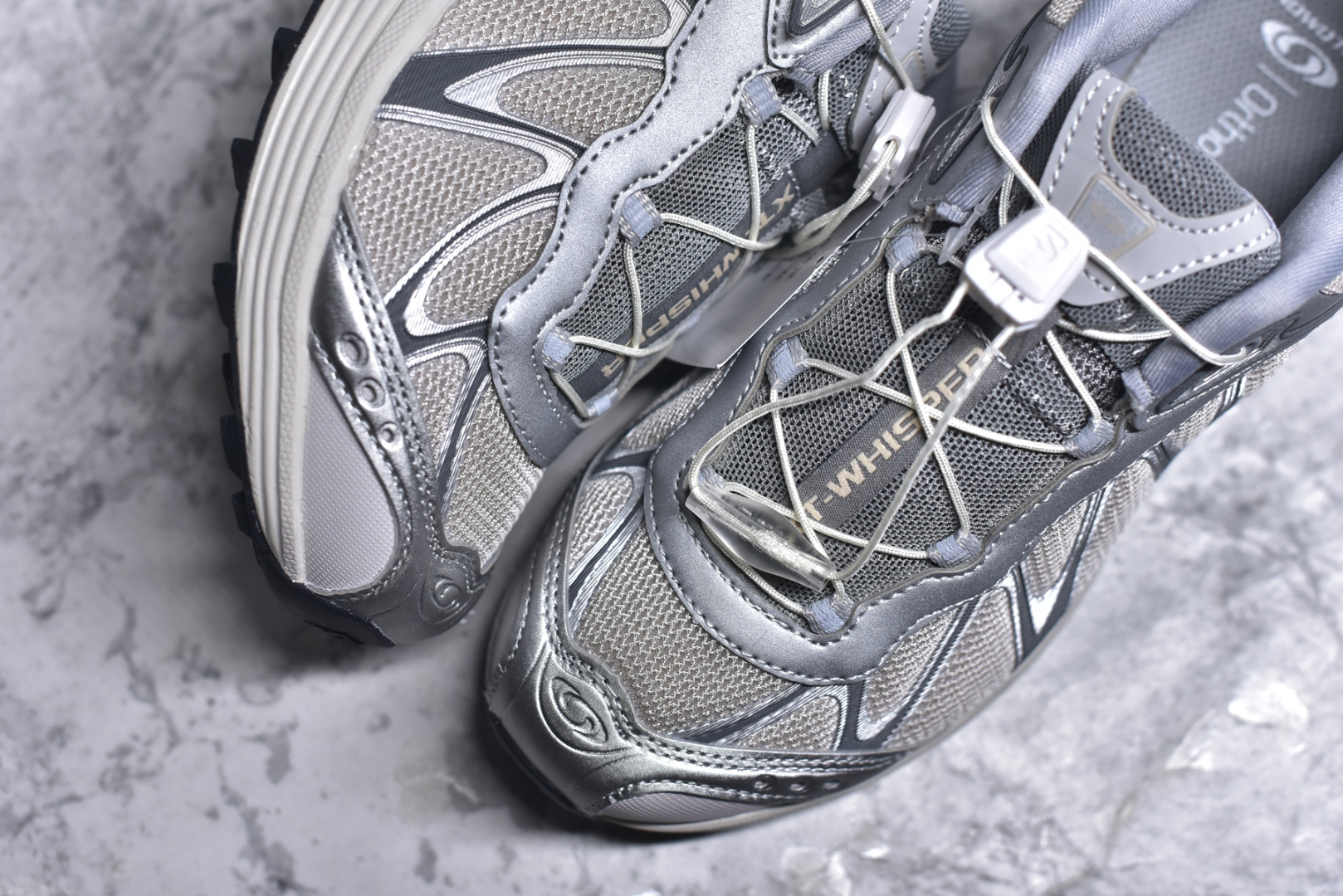 图片[8]-#Salomon XT-Whisper 萨洛蒙 探索者系列户外越野跑鞋 478014-20 #鞋面采用SENSIFIT贴合技术 全方位贴合包裹脚型 鞋跟部鞋底牵引设计 提供强大的抓地性能 更适应野外崎岖不平的道路 其3D ADVANCED CHASSIS底盘 材料轻量大化 钉齿设计更具稳定性、防护性 鞋底易磨损区运用CONTAGRIP高耐磨材料 应对城市硬质路面长距离跑考验 尺码：36 36.5 37 38 38.5 39 40 40.5 41 42 42.5 43 44 44.5 45 46-选品中心