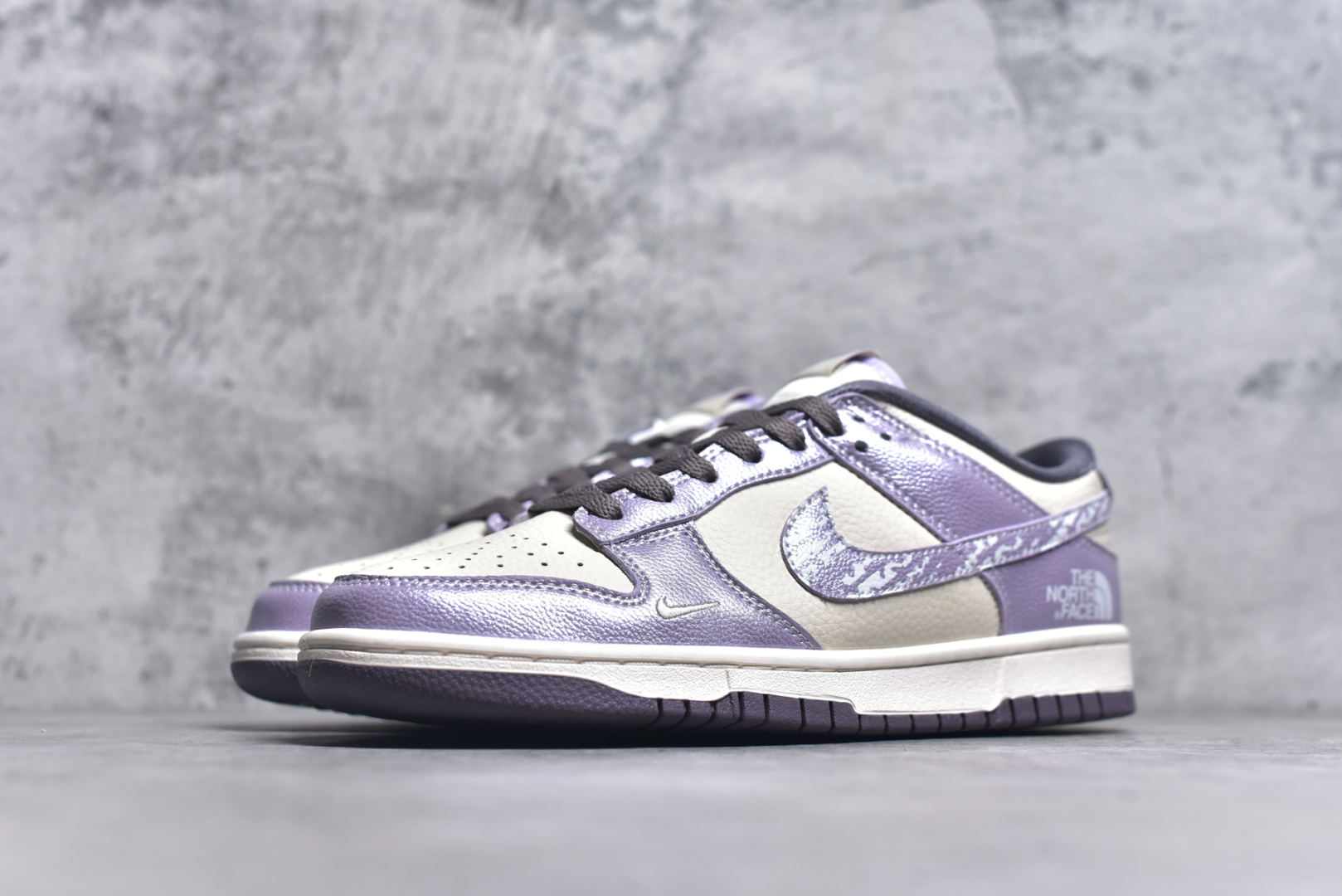 图片[2]-#Nike SB Dunk Low 北面系列 亮面紫勾 周年高端定制 低帮休闲板鞋 KK1333-039 #定制鞋盒 大厂纯原品质出货 超高清洁度 皮料切割干净无任何毛边 细节完美 尺码：36 36.5 37.5 38 36.5 39 40 40.5 41 42 42.5 43 44 44.5 45 9.E5-选品中心
