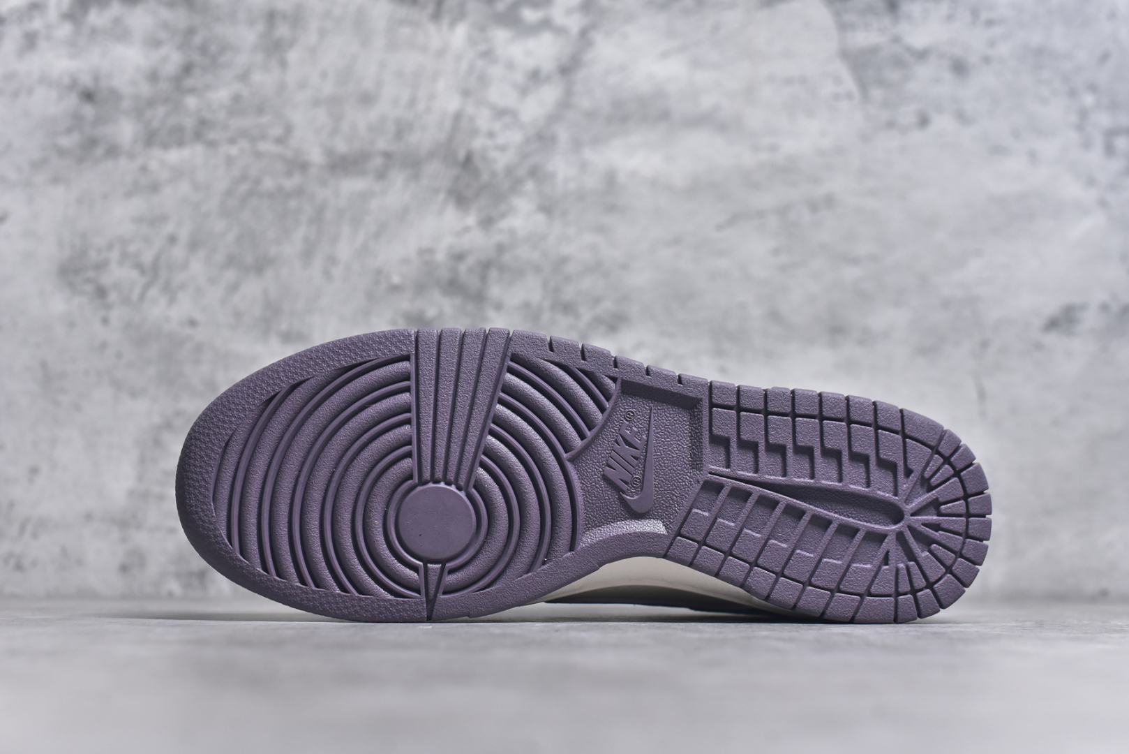 图片[6]-#Nike SB Dunk Low 北面系列 亮面紫勾 周年高端定制 低帮休闲板鞋 KK1333-039 #定制鞋盒 大厂纯原品质出货 超高清洁度 皮料切割干净无任何毛边 细节完美 尺码：36 36.5 37.5 38 36.5 39 40 40.5 41 42 42.5 43 44 44.5 45 9.E5-选品中心