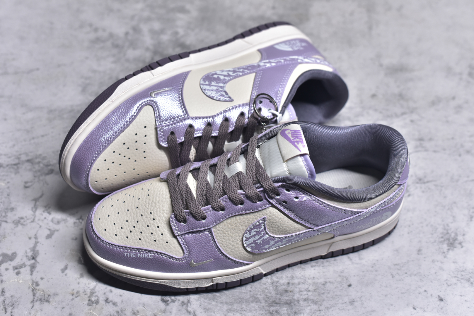 图片[7]-#Nike SB Dunk Low 北面系列 亮面紫勾 周年高端定制 低帮休闲板鞋 KK1333-039 #定制鞋盒 大厂纯原品质出货 超高清洁度 皮料切割干净无任何毛边 细节完美 尺码：36 36.5 37.5 38 36.5 39 40 40.5 41 42 42.5 43 44 44.5 45 9.E5-选品中心