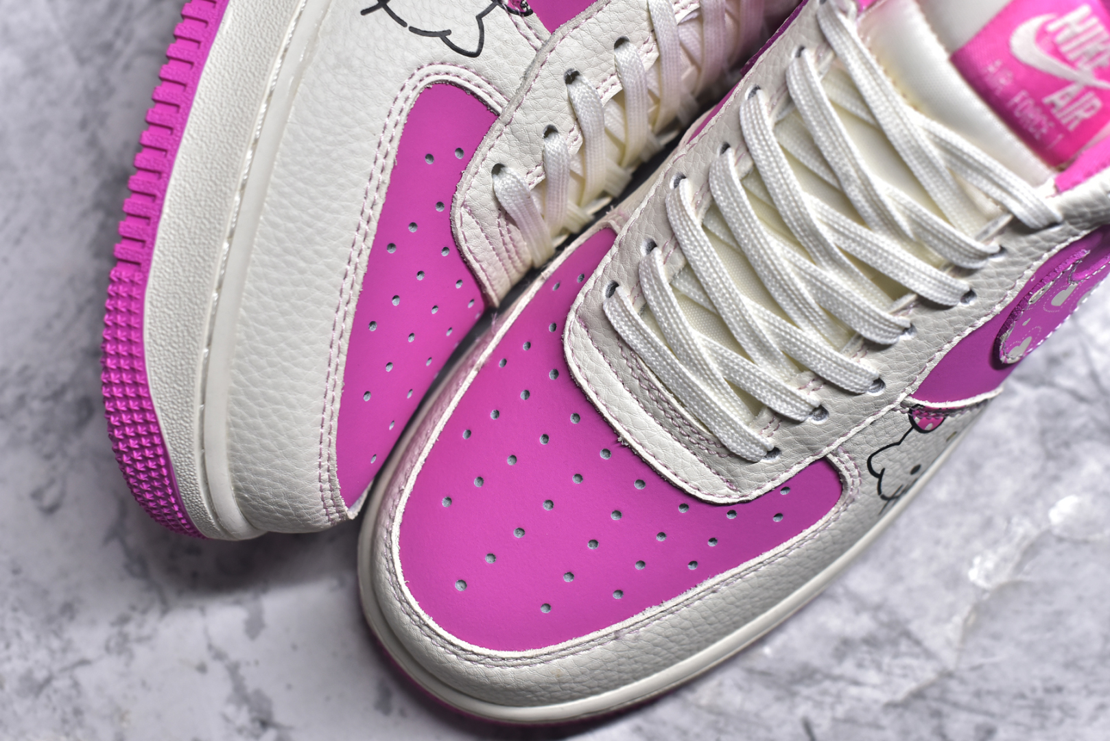 图片[8]-#Nike Air Force 1\’07 Low 卡通猫联名 粉色卡通猫 空军一号低帮休闲板鞋 KK1988-082 #原楦头原纸板 原装鞋盒 定制五金配件 内置全掌气垫 原厂鞋底 尺码：36 36.5 37.5 38 38.5 39 40 40.5 41 42 42.5 43 44 44.5 45 9.D4-选品中心