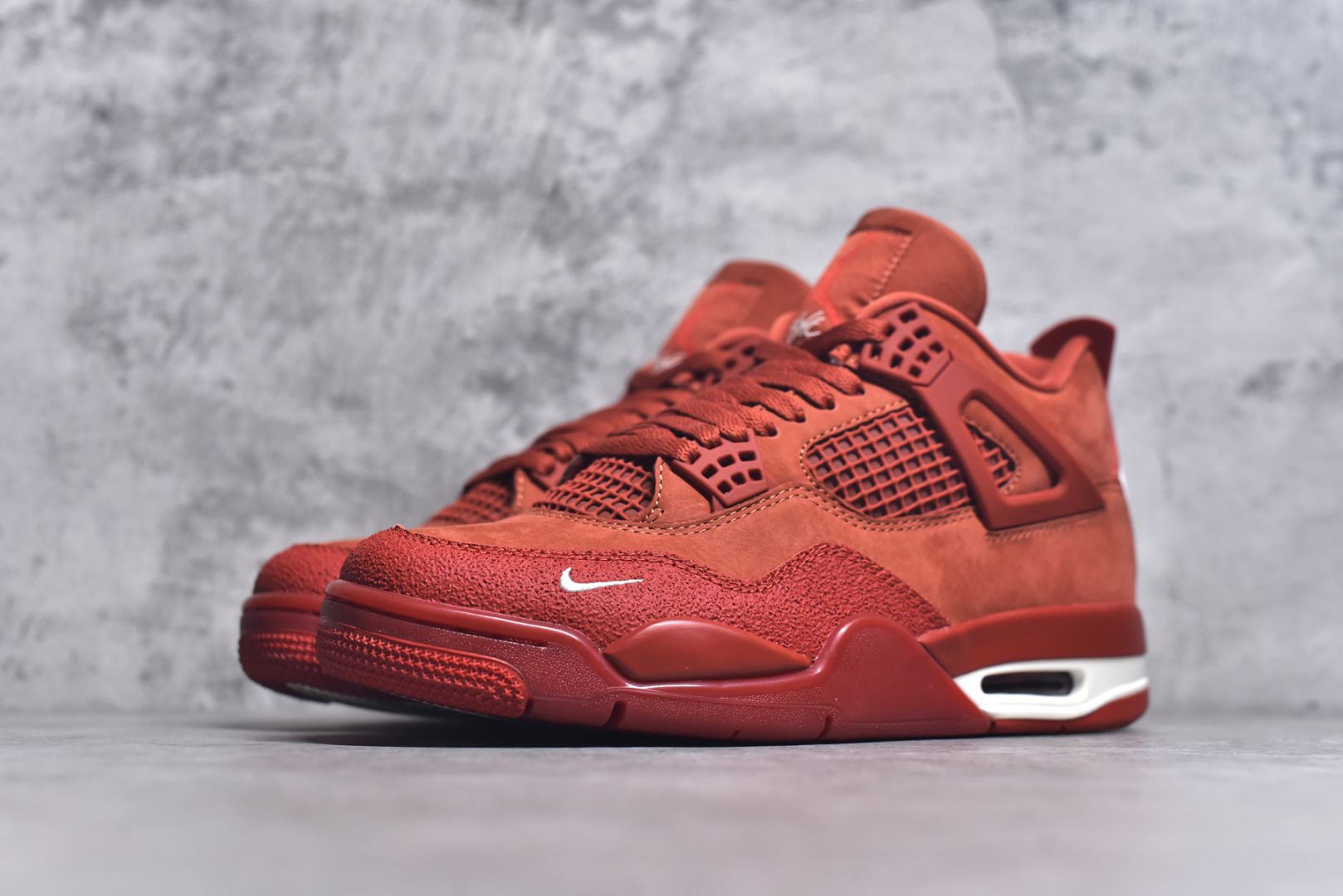 图片[2]-#Nigel Sylvester x Jordan Air Jordan 4 OG \”Brick by Brick\”BIKE 红砖 橙棕 OG纯原生产线出品最高工艺制作 原装原材料组装 #原厂楦、纸板开发 纯粹韵味四代版型 #原底真实气垫 回弹反馈充足完美鞋楦打造 市面最高工艺 一切细节如图实拍 所见所得 从纽约皇后区街头到全球街骑版图，Nigel Sylvester 用车轮写故事，用风格立态度。此次与 Jordan Brand 的再度联名，以“Brick by Brick”为灵感，将坚持与积淀凝结进每一寸鞋面。!!250415OWCG680ROP 深红砖色包裹整双鞋身，象征城市坚硬的边角与不屈精神；精致翻毛皮材质搭配醒目的白色 Nike Air 后跟标志，复古气息与现代感交融；前掌微型 Swoosh 点睛细节，传达骑行与街头文化的融合信仰。 尺码： 40 40.5 41 42 42.5 43 44 44.5 45 46 47.5 48.5-选品中心