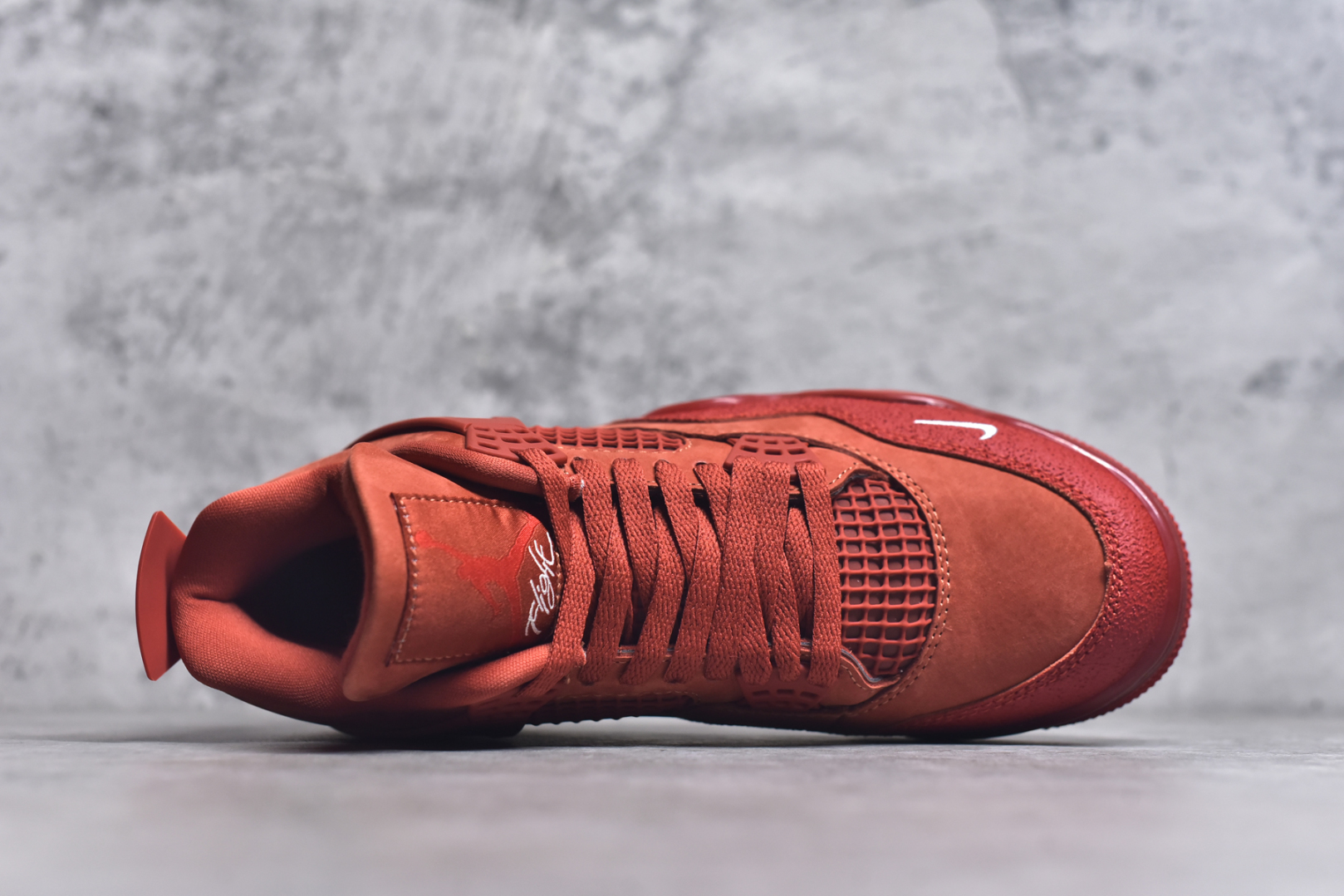 图片[4]-#Nigel Sylvester x Jordan Air Jordan 4 OG \”Brick by Brick\”BIKE 红砖 橙棕 OG纯原生产线出品最高工艺制作 原装原材料组装 #原厂楦、纸板开发 纯粹韵味四代版型 #原底真实气垫 回弹反馈充足完美鞋楦打造 市面最高工艺 一切细节如图实拍 所见所得 从纽约皇后区街头到全球街骑版图，Nigel Sylvester 用车轮写故事，用风格立态度。此次与 Jordan Brand 的再度联名，以“Brick by Brick”为灵感，将坚持与积淀凝结进每一寸鞋面。!!250415OWCG680ROP 深红砖色包裹整双鞋身，象征城市坚硬的边角与不屈精神；精致翻毛皮材质搭配醒目的白色 Nike Air 后跟标志，复古气息与现代感交融；前掌微型 Swoosh 点睛细节，传达骑行与街头文化的融合信仰。 尺码： 40 40.5 41 42 42.5 43 44 44.5 45 46 47.5 48.5-选品中心