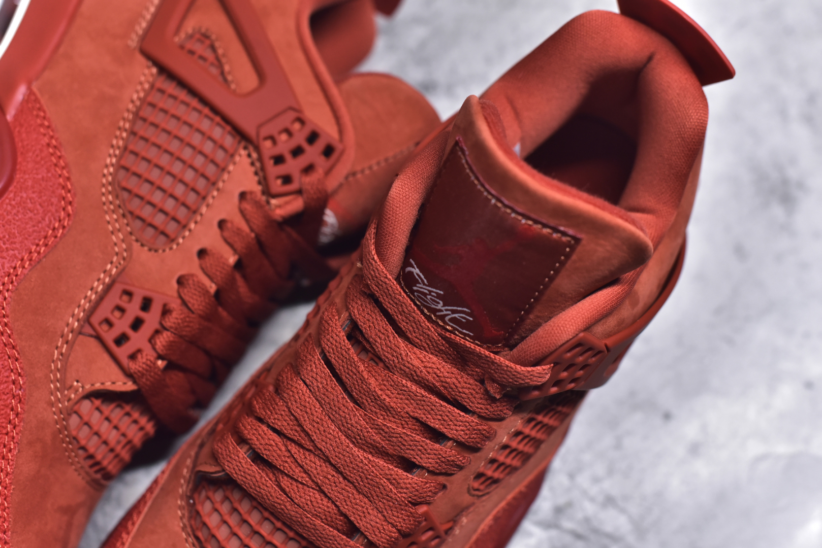 图片[9]-#Nigel Sylvester x Jordan Air Jordan 4 OG \”Brick by Brick\”BIKE 红砖 橙棕 OG纯原生产线出品最高工艺制作 原装原材料组装 #原厂楦、纸板开发 纯粹韵味四代版型 #原底真实气垫 回弹反馈充足完美鞋楦打造 市面最高工艺 一切细节如图实拍 所见所得 从纽约皇后区街头到全球街骑版图，Nigel Sylvester 用车轮写故事，用风格立态度。此次与 Jordan Brand 的再度联名，以“Brick by Brick”为灵感，将坚持与积淀凝结进每一寸鞋面。!!250415OWCG680ROP 深红砖色包裹整双鞋身，象征城市坚硬的边角与不屈精神；精致翻毛皮材质搭配醒目的白色 Nike Air 后跟标志，复古气息与现代感交融；前掌微型 Swoosh 点睛细节，传达骑行与街头文化的融合信仰。 尺码： 40 40.5 41 42 42.5 43 44 44.5 45 46 47.5 48.5-选品中心