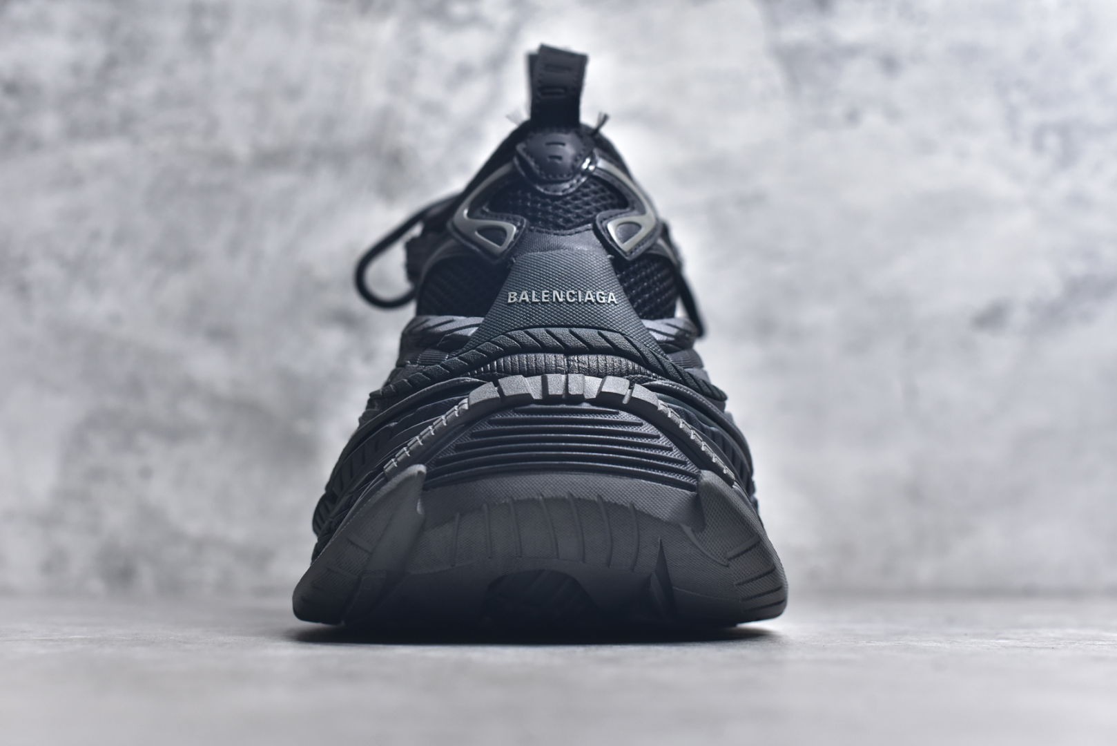 图片[5]-#Balenciaga巴黎世家 Platform 厚底系带 老爹鞋 XA纯原生产线出品独家工艺 夸张鞋型 超厚鞋底 同步原鞋 用一双「旧鞋」传递复古感 后侧板、翘起的鞋头 则展示了 Demna 在结构上的未来构想 原装大盒从里到外一切百分百还原官方配置，区别市面所有版本，一切细节高端还原 ，欢迎挑刺 ，碾压一切版本 货号：821137 WPLTF 1011 尺码：35 36 37 38 39 40 41 42 43 44 45 46 (偏大一码）-选品中心