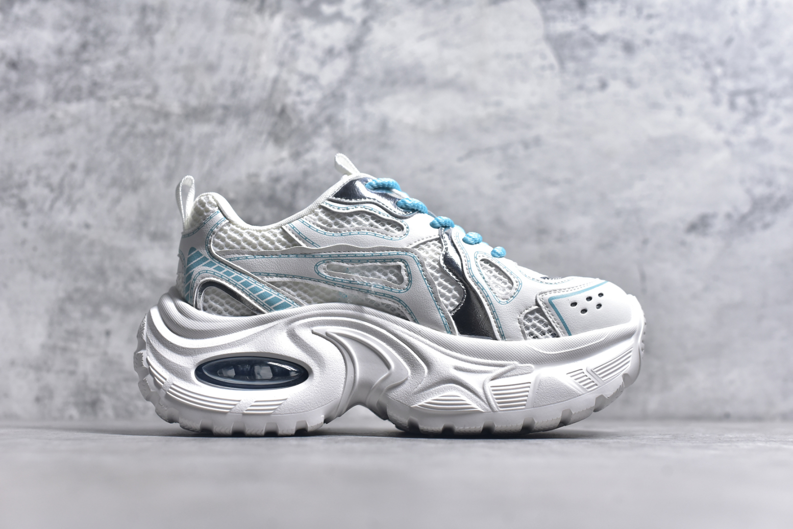 图片[3]-#GG-CC Chunky Low休闲运动气垫厚底增高老爹鞋系列 #广东大厂出品 完美细节 25ss春季新款厚底增高 大长腿 时髦look轻松定格 不费力展现率性氛围 高档银盒 酷帅机能风不规则设计气垫大底 白黄兰拼色造型设计 轻便舒适百搭 GGCC厚底增高简直就是小个子的快乐!不管怎么搭都好看~ 尺码：35 36 37 38 39 40-选品中心