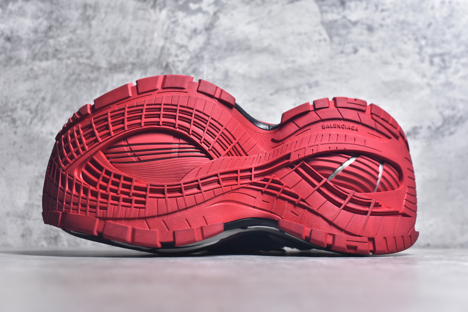 图片[6]-#Balenciaga巴黎世家 Platform 厚底系带 老爹鞋 17代黑白红 灰红 XA纯原生产线出品独家工艺 夸张鞋型 超厚鞋底 同步原鞋 用一双「旧鞋」传递复古感 后侧板、翘起的鞋头 则展示了 Demna 在结构上的未来构想 原装大盒从里到外一切百分百还原官方配置，区别市面所有版本，一切细节高端还原 ，欢迎挑刺 ，碾压一切版本 货号：821137 WPLTF 1160 尺码：35 36 37 38 39 40 41 42 43 44 45 46 (偏大一码）-选品中心