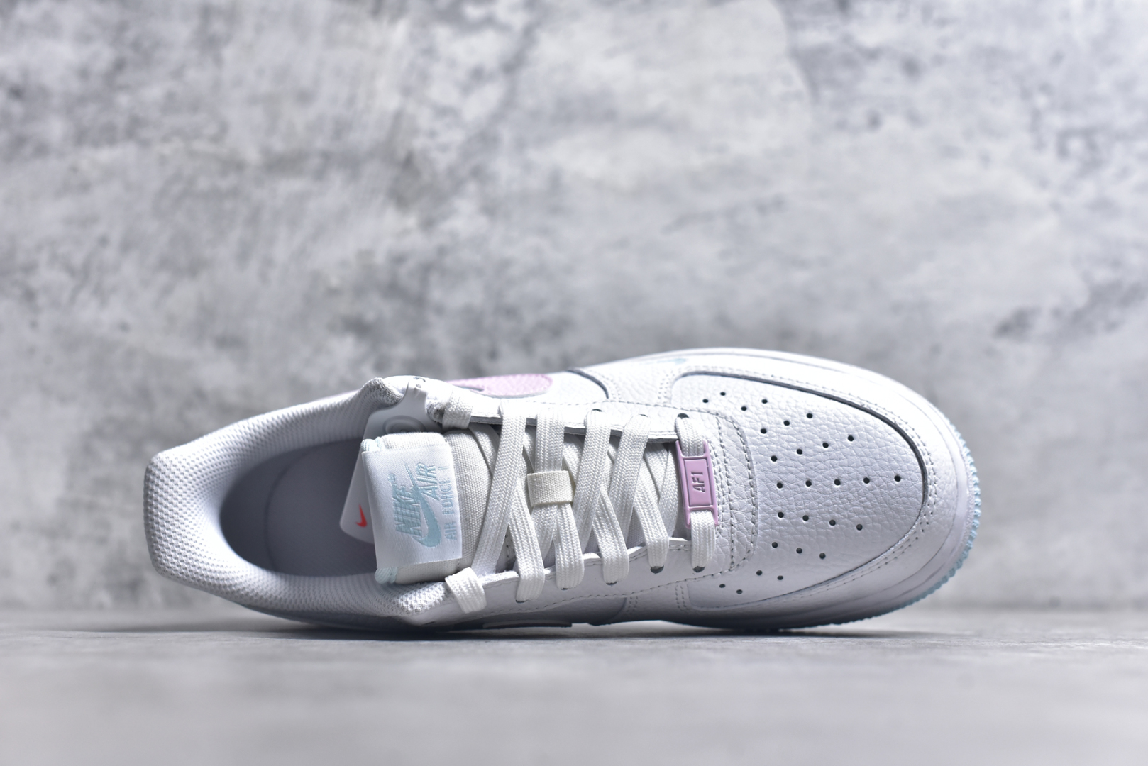 图片[4]-#Nike Air Force 1 07 low空军一号板鞋 白粉 原楦头原纸板 打造纯正空军版型#专注外贸渠道 全掌内置蜂窝气垫 #原盒配件 原厂中底钢印、拉帮完美 货号：IH0640-161 尺码：36-45-选品中心