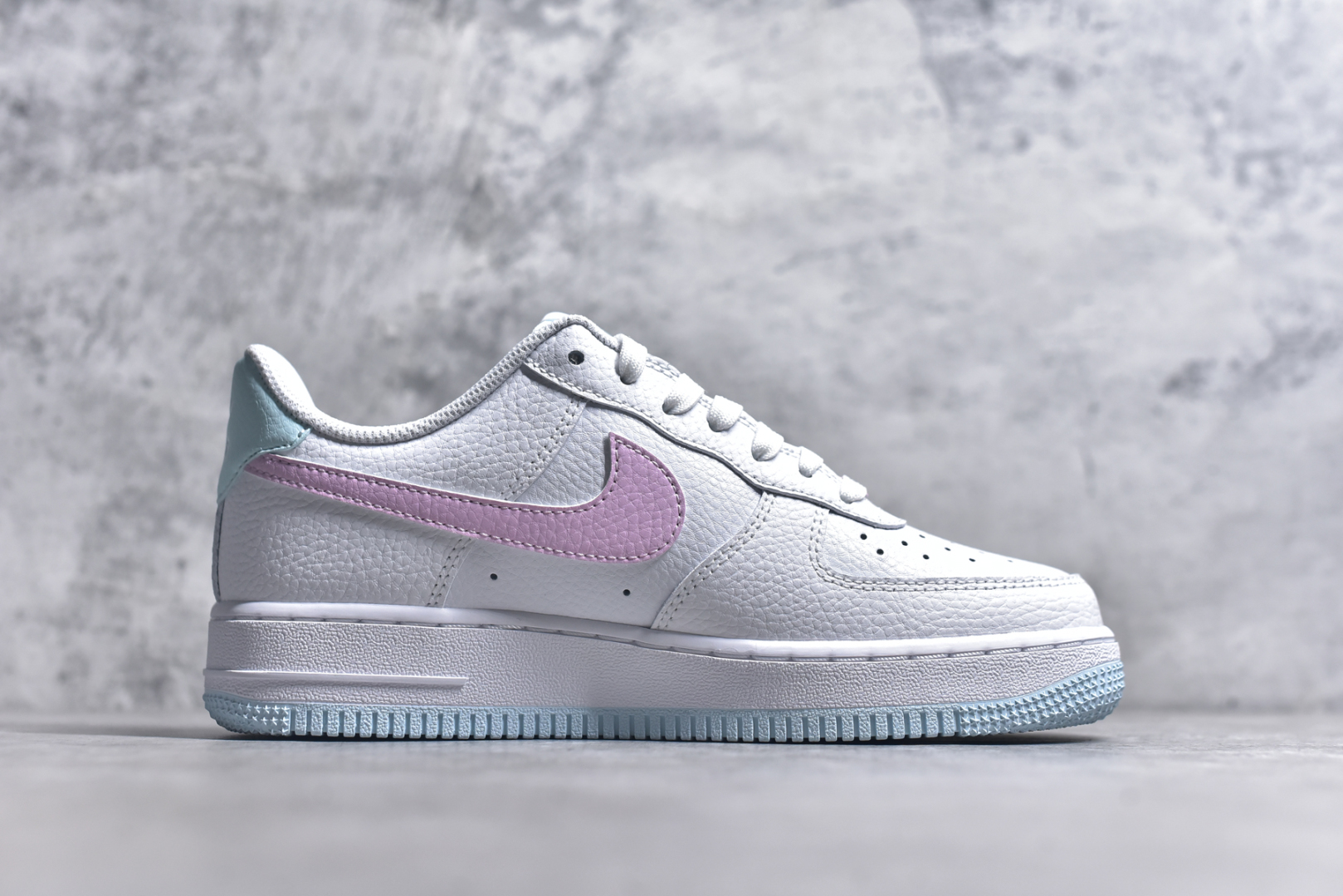 图片[3]-#Nike Air Force 1 07 low空军一号板鞋 白粉 原楦头原纸板 打造纯正空军版型#专注外贸渠道 全掌内置蜂窝气垫 #原盒配件 原厂中底钢印、拉帮完美 货号：IH0640-161 尺码：36-45-选品中心