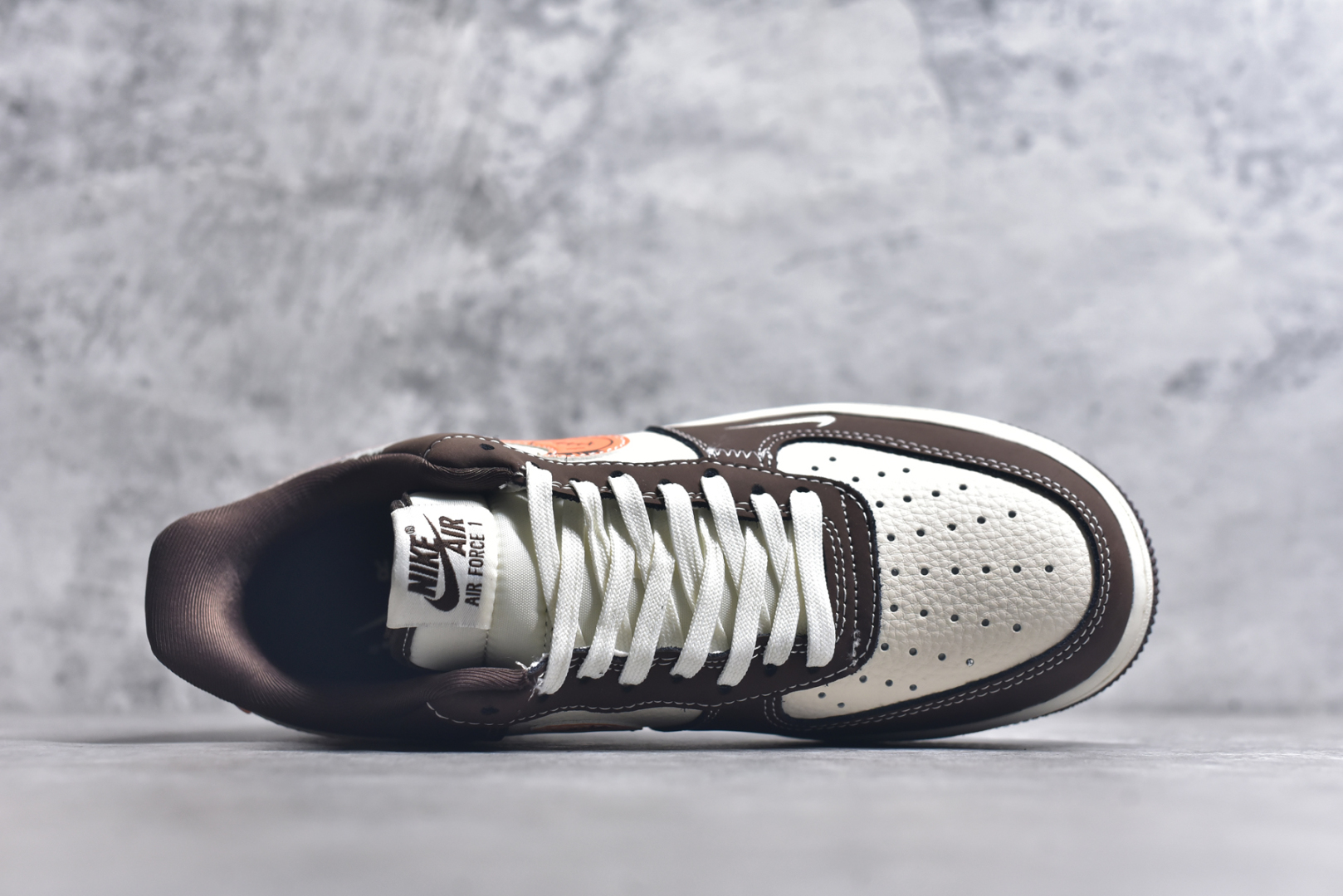图片[4]-#Nike Air Force 1\’07 Low 耐克联名 深棕鬼脸 空军一号低帮休闲板鞋 KK1988-080 #原楦头原纸板 原装鞋盒 定制五金配件 内置全掌气垫 原厂鞋底 尺码：36 36.5 37.5 38 38.5 39 40 40.5 41 42 42.5 43 44 44.5 45 9.D4-选品中心