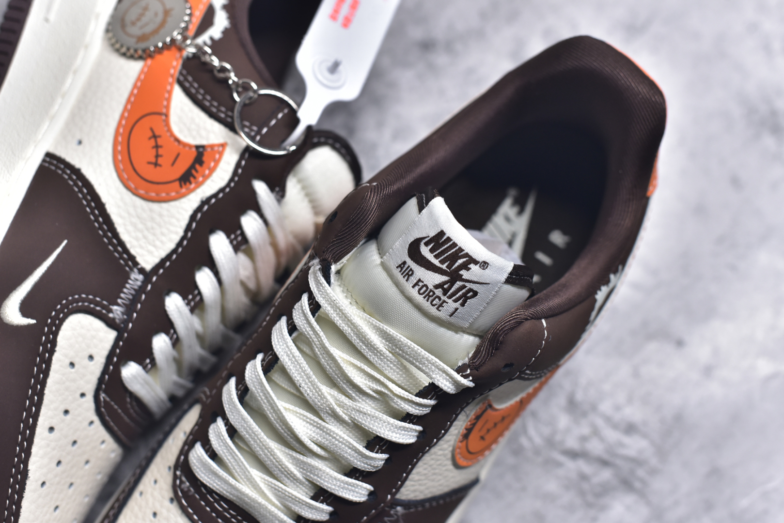 图片[9]-#Nike Air Force 1\’07 Low 耐克联名 深棕鬼脸 空军一号低帮休闲板鞋 KK1988-080 #原楦头原纸板 原装鞋盒 定制五金配件 内置全掌气垫 原厂鞋底 尺码：36 36.5 37.5 38 38.5 39 40 40.5 41 42 42.5 43 44 44.5 45 9.D4-选品中心