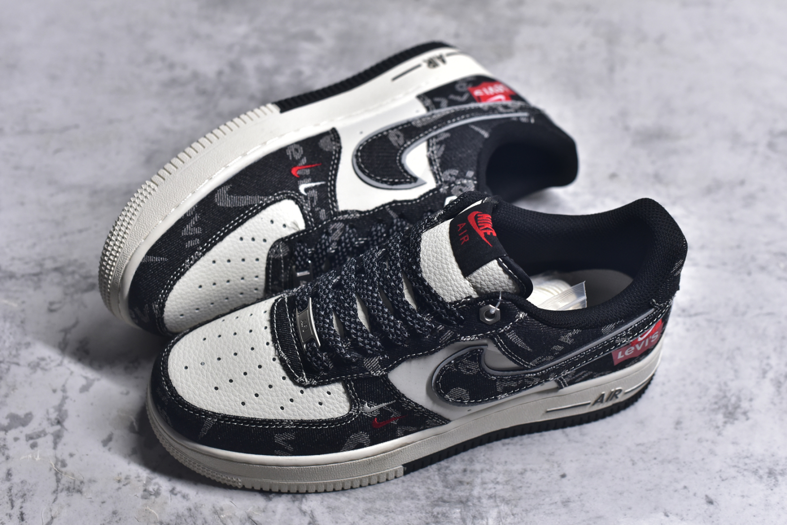 图片[7]-#Nike Air Force 1\’07 Low 李维斯联名 双拼黑牛仔 空军一号低帮休闲板鞋 YX5066-312 #原楦头原纸板 原装鞋盒 定制五金配件 内置全掌气垫 原厂鞋底 尺码：36 36.5 37.5 38 38.5 39 40 40.5 41 42 42.5 43 44 44.5 45 9.D4-选品中心