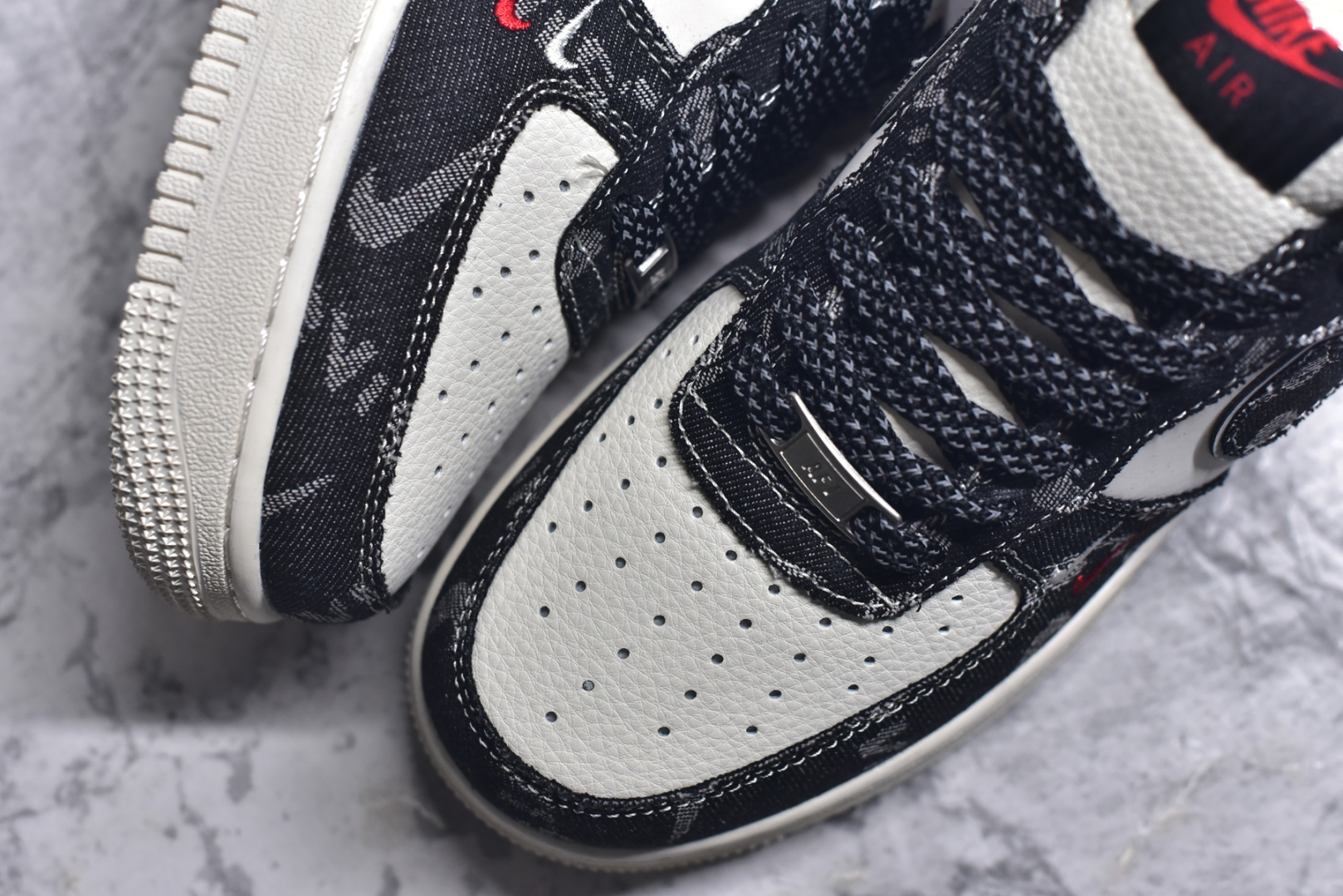 图片[8]-#Nike Air Force 1\’07 Low 李维斯联名 双拼黑牛仔 空军一号低帮休闲板鞋 YX5066-312 #原楦头原纸板 原装鞋盒 定制五金配件 内置全掌气垫 原厂鞋底 尺码：36 36.5 37.5 38 38.5 39 40 40.5 41 42 42.5 43 44 44.5 45 9.D4-选品中心