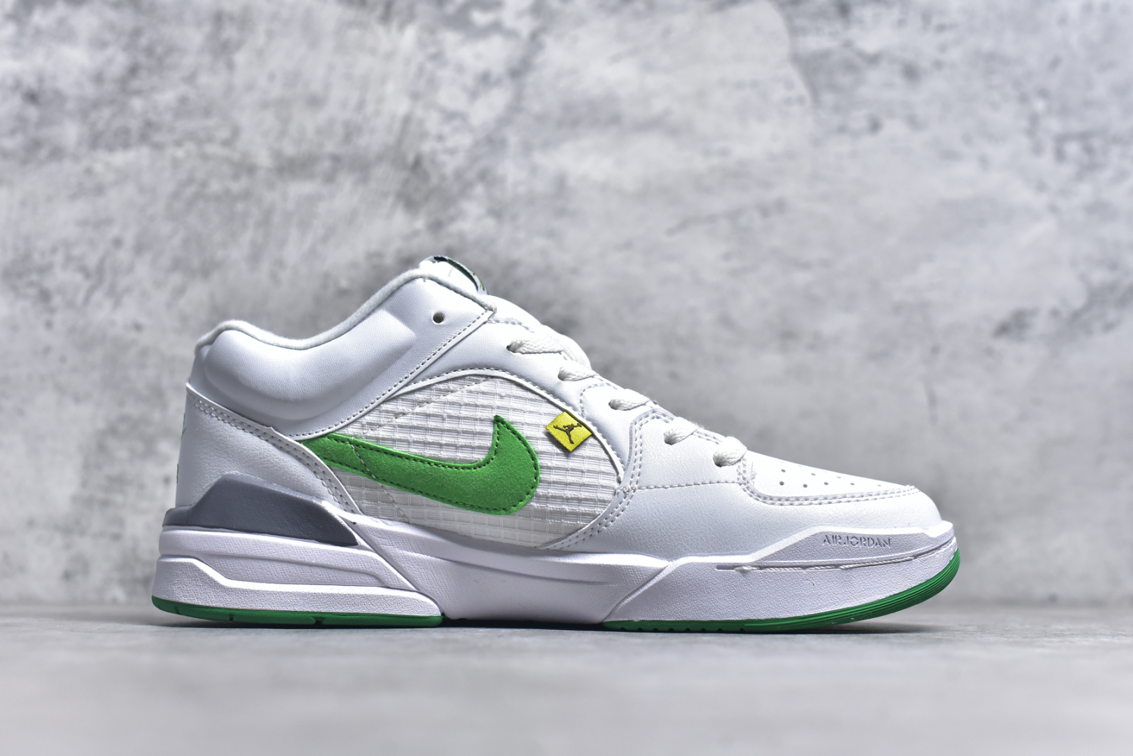 图片[3]-#Air Jordan Stadium AJ90 潮流运动板鞋 充满了对TinkerHathield 原创设计的致敬 包括中足网状面板、前足外侧的鲨鱼齿轮廓、加垫鞋领和 NK Air 鞋跟品牌 鞋子本身采用网眼、皮革和绒面革材料混合制成 散发出现代美感 并配备了该品牌全新的 Formula 23 足底缓震技术 AirJordan Stadium 90 鞋舌标签在鞋舌内侧印有“Flight”字样 完善了设计 尺码：36 36.5 37.5 38 38.5 39 40 40.5 41 42 42.5 43 44 44.5 45-选品中心