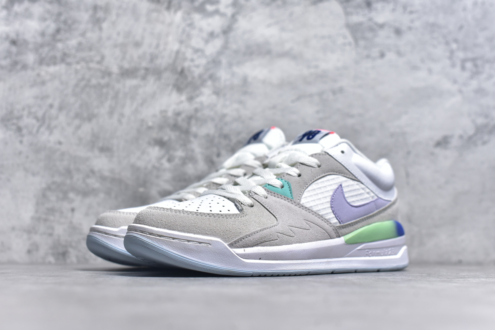 图片[2]-#Air Jordan Stadium AJ90 潮流运动板鞋 充满了对TinkerHathield 原创设计的致敬 包括中足网状面板、前足外侧的鲨鱼齿轮廓、加垫鞋领和 NK Air 鞋跟品牌 鞋子本身采用网眼、皮革和绒面革材料混合制成 散发出现代美感 并配备了该品牌全新的 Formula 23 足底缓震技术 AirJordan Stadium 90 鞋舌标签在鞋舌内侧印有“Flight”字样 完善了设计 尺码：36 36.5 37.5 38 38.5 39 40 40.5 41 42 42.5 43 44 44.5 45-选品中心