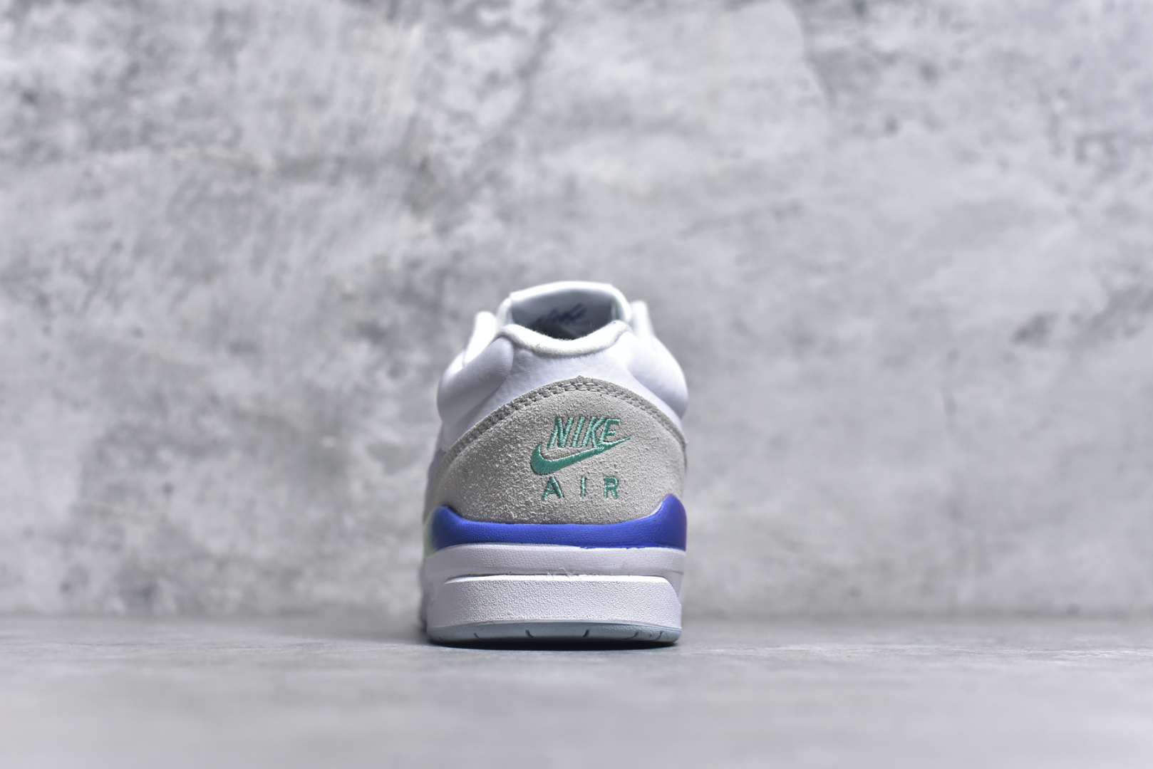 图片[5]-#Air Jordan Stadium AJ90 潮流运动板鞋 充满了对TinkerHathield 原创设计的致敬 包括中足网状面板、前足外侧的鲨鱼齿轮廓、加垫鞋领和 NK Air 鞋跟品牌 鞋子本身采用网眼、皮革和绒面革材料混合制成 散发出现代美感 并配备了该品牌全新的 Formula 23 足底缓震技术 AirJordan Stadium 90 鞋舌标签在鞋舌内侧印有“Flight”字样 完善了设计 尺码：36 36.5 37.5 38 38.5 39 40 40.5 41 42 42.5 43 44 44.5 45-选品中心