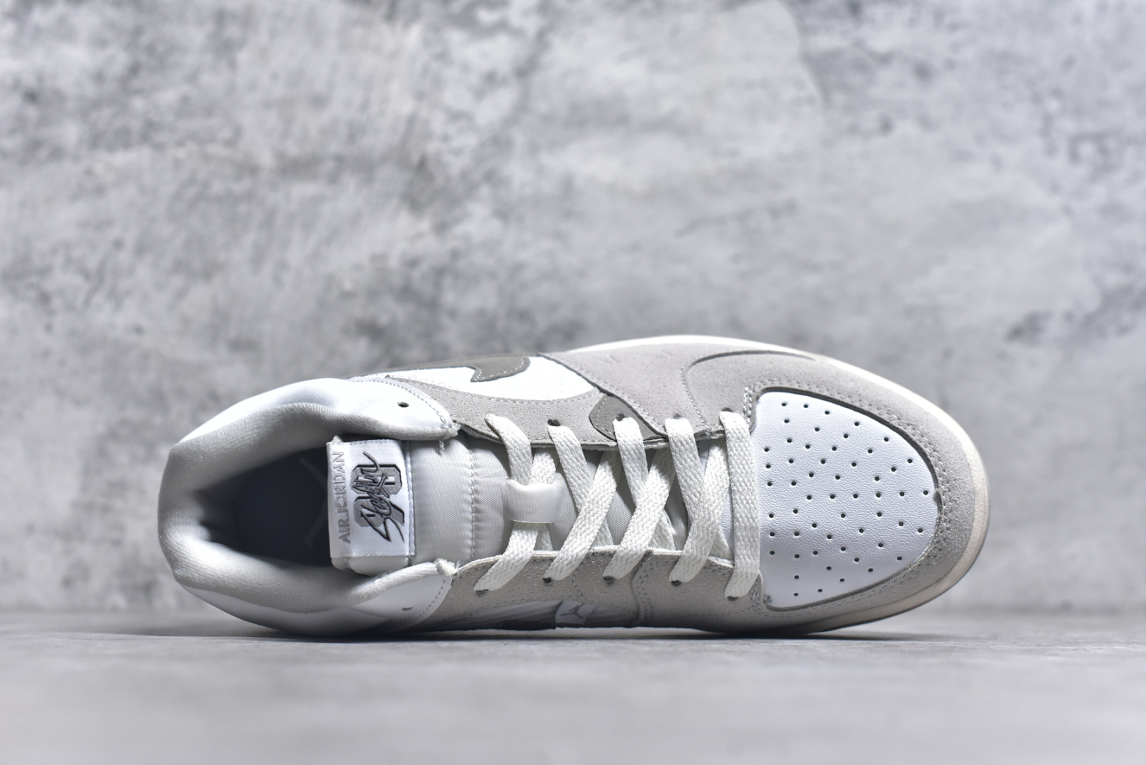 图片[4]-#Air Jordan Stadium AJ90 潮流运动板鞋 充满了对TinkerHathield 原创设计的致敬 包括中足网状面板、前足外侧的鲨鱼齿轮廓、加垫鞋领和 NK Air 鞋跟品牌 鞋子本身采用网眼、皮革和绒面革材料混合制成 散发出现代美感 并配备了该品牌全新的 Formula 23 足底缓震技术 AirJordan Stadium 90 鞋舌标签在鞋舌内侧印有“Flight”字样 完善了设计 尺码：36 36.5 37.5 38 38.5 39 40 40.5 41 42 42.5 43 44 44.5 45-选品中心