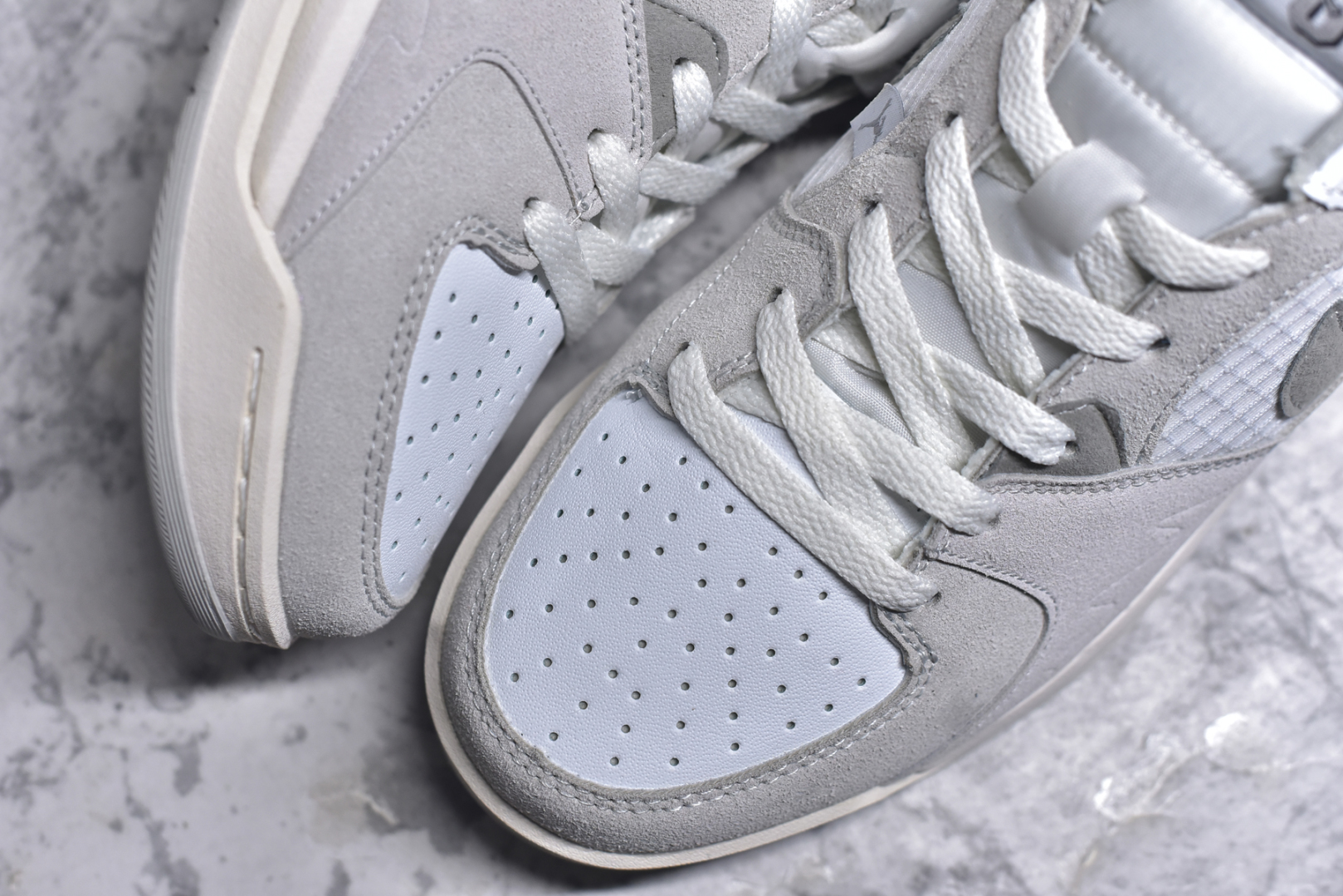 图片[8]-#Air Jordan Stadium AJ90 潮流运动板鞋 充满了对TinkerHathield 原创设计的致敬 包括中足网状面板、前足外侧的鲨鱼齿轮廓、加垫鞋领和 NK Air 鞋跟品牌 鞋子本身采用网眼、皮革和绒面革材料混合制成 散发出现代美感 并配备了该品牌全新的 Formula 23 足底缓震技术 AirJordan Stadium 90 鞋舌标签在鞋舌内侧印有“Flight”字样 完善了设计 尺码：36 36.5 37.5 38 38.5 39 40 40.5 41 42 42.5 43 44 44.5 45-选品中心