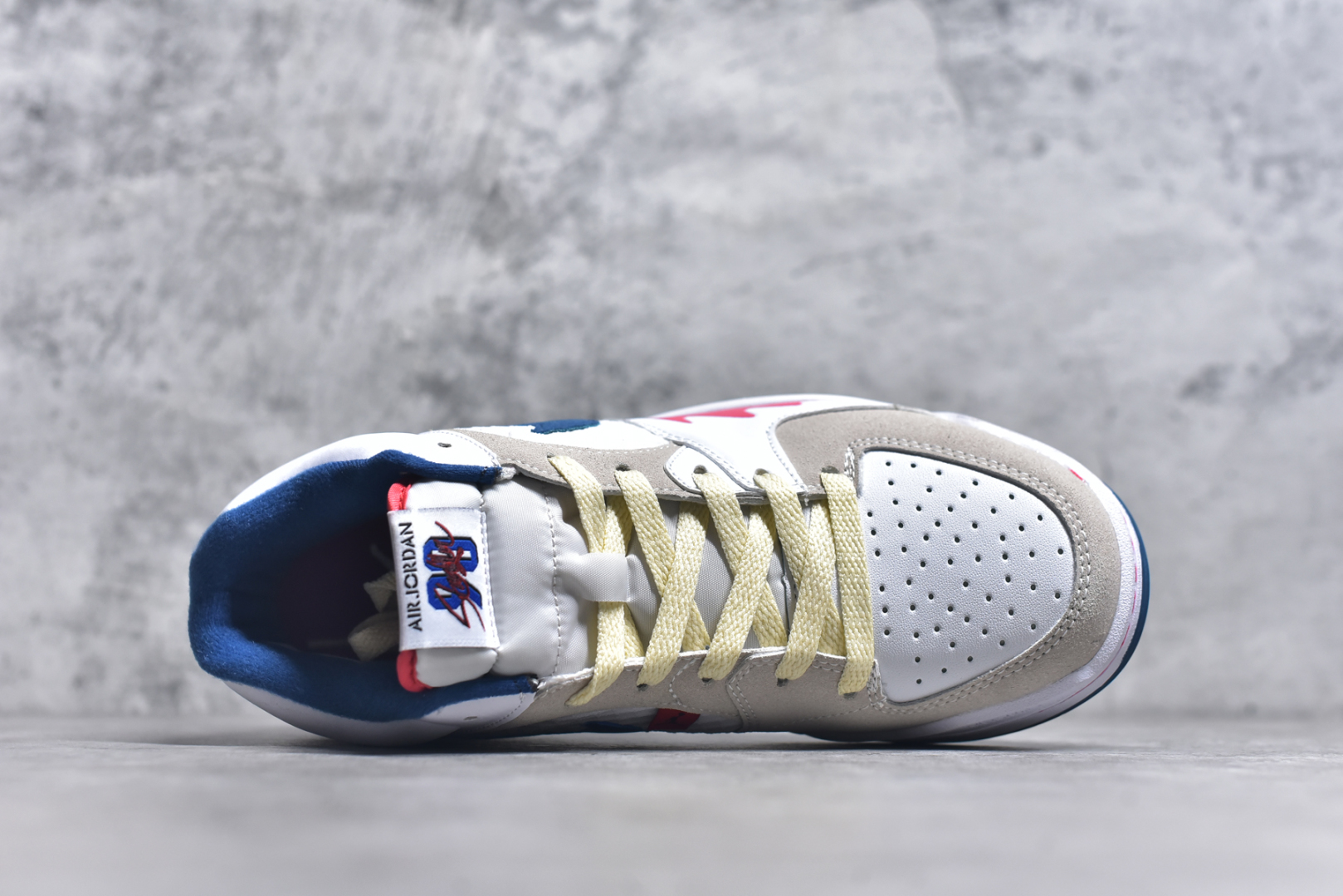 图片[4]-#Air Jordan Stadium AJ90 潮流运动板鞋 充满了对TinkerHathield 原创设计的致敬 包括中足网状面板、前足外侧的鲨鱼齿轮廓、加垫鞋领和 NK Air 鞋跟品牌 鞋子本身采用网眼、皮革和绒面革材料混合制成 散发出现代美感 并配备了该品牌全新的 Formula 23 足底缓震技术 AirJordan Stadium 90 鞋舌标签在鞋舌内侧印有“Flight”字样 完善了设计 尺码：36 36.5 37.5 38 38.5 39 40 40.5 41 42 42.5 43 44 44.5 45-选品中心