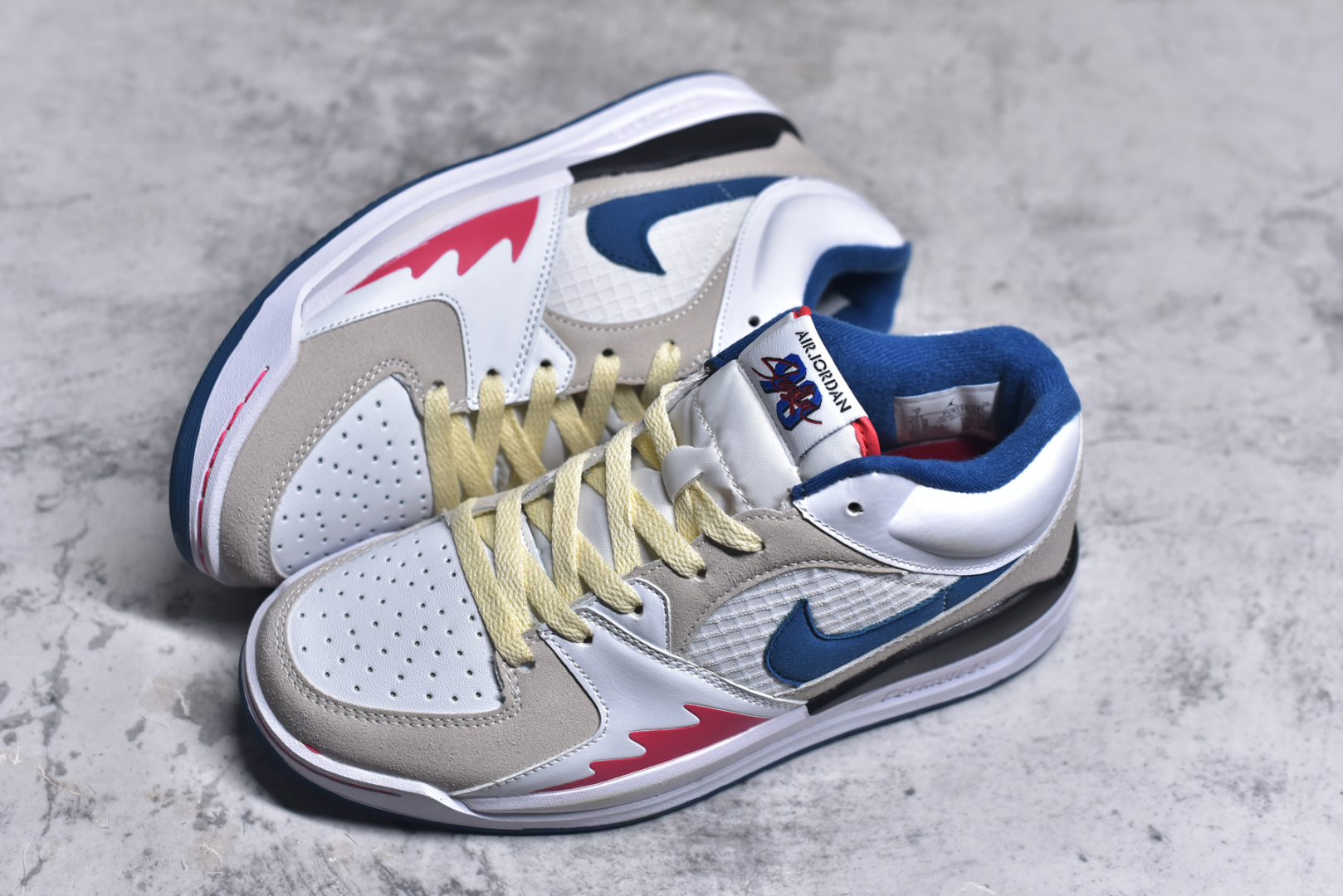 图片[7]-#Air Jordan Stadium AJ90 潮流运动板鞋 充满了对TinkerHathield 原创设计的致敬 包括中足网状面板、前足外侧的鲨鱼齿轮廓、加垫鞋领和 NK Air 鞋跟品牌 鞋子本身采用网眼、皮革和绒面革材料混合制成 散发出现代美感 并配备了该品牌全新的 Formula 23 足底缓震技术 AirJordan Stadium 90 鞋舌标签在鞋舌内侧印有“Flight”字样 完善了设计 尺码：36 36.5 37.5 38 38.5 39 40 40.5 41 42 42.5 43 44 44.5 45-选品中心
