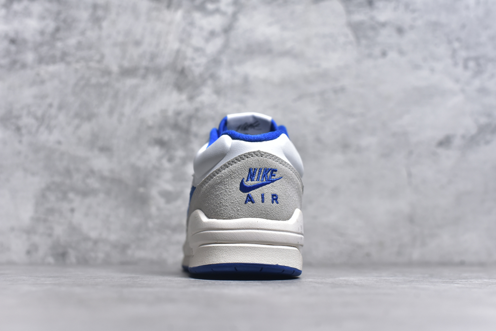 图片[5]-#Air Jordan Stadium AJ90 潮流运动板鞋 充满了对TinkerHathield 原创设计的致敬 包括中足网状面板、前足外侧的鲨鱼齿轮廓、加垫鞋领和 NK Air 鞋跟品牌 鞋子本身采用网眼、皮革和绒面革材料混合制成 散发出现代美感 并配备了该品牌全新的 Formula 23 足底缓震技术 AirJordan Stadium 90 鞋舌标签在鞋舌内侧印有“Flight”字样 完善了设计 尺码：36 36.5 37.5 38 38.5 39 40 40.5 41 42 42.5 43 44 44.5 45-选品中心