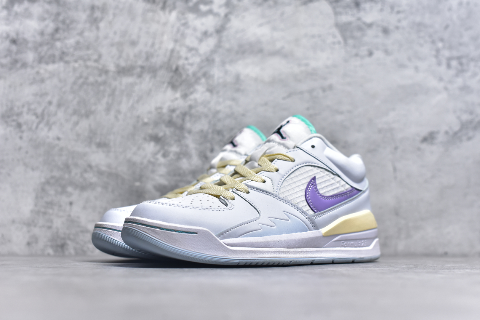 图片[2]-#Air Jordan Stadium AJ90 潮流运动板鞋 充满了对TinkerHathield 原创设计的致敬 包括中足网状面板、前足外侧的鲨鱼齿轮廓、加垫鞋领和 NK Air 鞋跟品牌 鞋子本身采用网眼、皮革和绒面革材料混合制成 散发出现代美感 并配备了该品牌全新的 Formula 23 足底缓震技术 AirJordan Stadium 90 鞋舌标签在鞋舌内侧印有“Flight”字样 完善了设计 尺码：36 36.5 37.5 38 38.5 39 40 40.5 41 42 42.5 43 44 44.5 45-选品中心