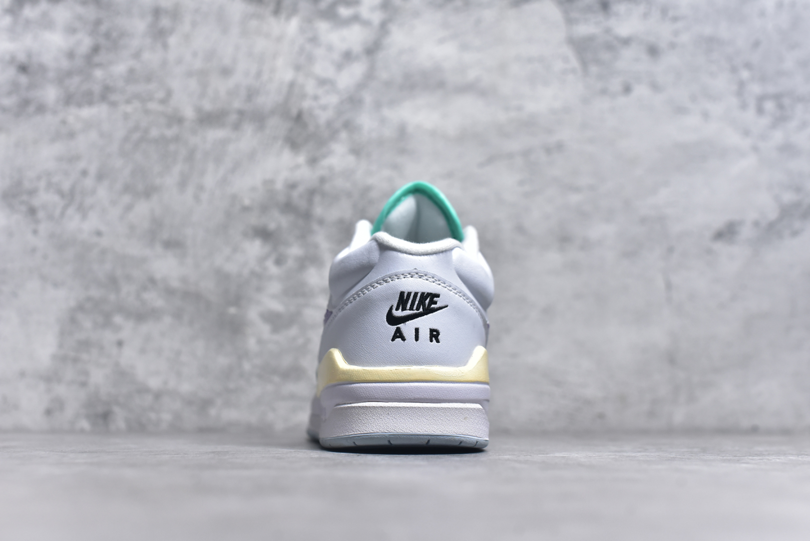 图片[5]-#Air Jordan Stadium AJ90 潮流运动板鞋 充满了对TinkerHathield 原创设计的致敬 包括中足网状面板、前足外侧的鲨鱼齿轮廓、加垫鞋领和 NK Air 鞋跟品牌 鞋子本身采用网眼、皮革和绒面革材料混合制成 散发出现代美感 并配备了该品牌全新的 Formula 23 足底缓震技术 AirJordan Stadium 90 鞋舌标签在鞋舌内侧印有“Flight”字样 完善了设计 尺码：36 36.5 37.5 38 38.5 39 40 40.5 41 42 42.5 43 44 44.5 45-选品中心