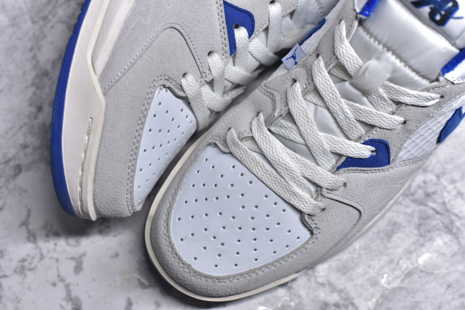 图片[8]-#Air Jordan Stadium AJ90 潮流运动板鞋 充满了对TinkerHathield 原创设计的致敬 包括中足网状面板、前足外侧的鲨鱼齿轮廓、加垫鞋领和 NK Air 鞋跟品牌 鞋子本身采用网眼、皮革和绒面革材料混合制成 散发出现代美感 并配备了该品牌全新的 Formula 23 足底缓震技术 AirJordan Stadium 90 鞋舌标签在鞋舌内侧印有“Flight”字样 完善了设计 尺码：36 36.5 37.5 38 38.5 39 40 40.5 41 42 42.5 43 44 44.5 45-选品中心
