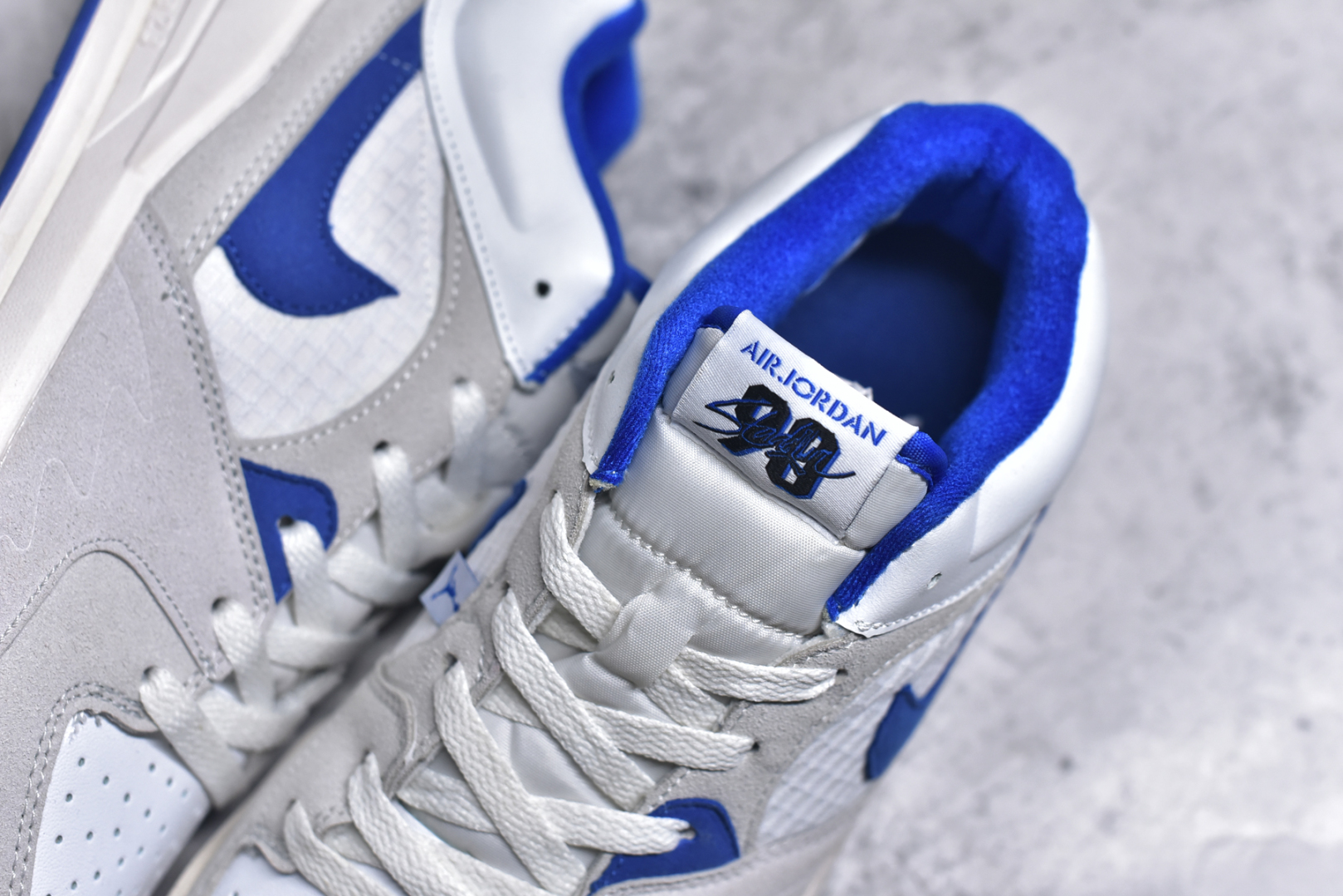 图片[9]-#Air Jordan Stadium AJ90 潮流运动板鞋 充满了对TinkerHathield 原创设计的致敬 包括中足网状面板、前足外侧的鲨鱼齿轮廓、加垫鞋领和 NK Air 鞋跟品牌 鞋子本身采用网眼、皮革和绒面革材料混合制成 散发出现代美感 并配备了该品牌全新的 Formula 23 足底缓震技术 AirJordan Stadium 90 鞋舌标签在鞋舌内侧印有“Flight”字样 完善了设计 尺码：36 36.5 37.5 38 38.5 39 40 40.5 41 42 42.5 43 44 44.5 45-选品中心