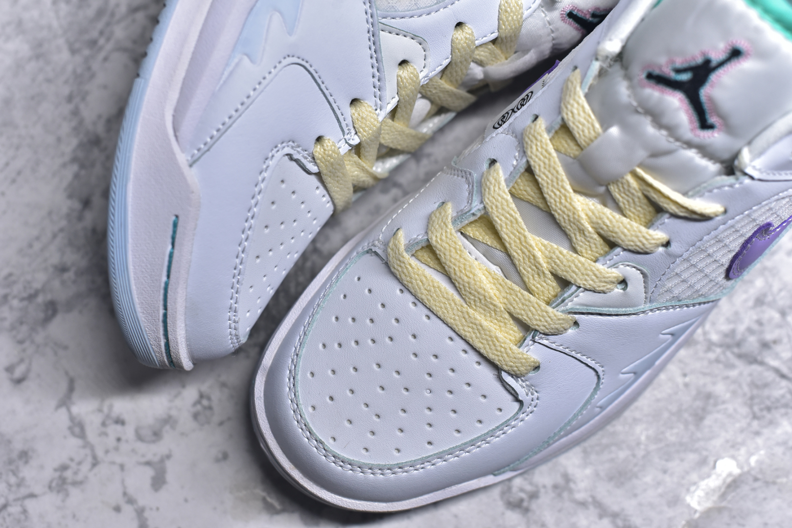 图片[8]-#Air Jordan Stadium AJ90 潮流运动板鞋 充满了对TinkerHathield 原创设计的致敬 包括中足网状面板、前足外侧的鲨鱼齿轮廓、加垫鞋领和 NK Air 鞋跟品牌 鞋子本身采用网眼、皮革和绒面革材料混合制成 散发出现代美感 并配备了该品牌全新的 Formula 23 足底缓震技术 AirJordan Stadium 90 鞋舌标签在鞋舌内侧印有“Flight”字样 完善了设计 尺码：36 36.5 37.5 38 38.5 39 40 40.5 41 42 42.5 43 44 44.5 45-选品中心