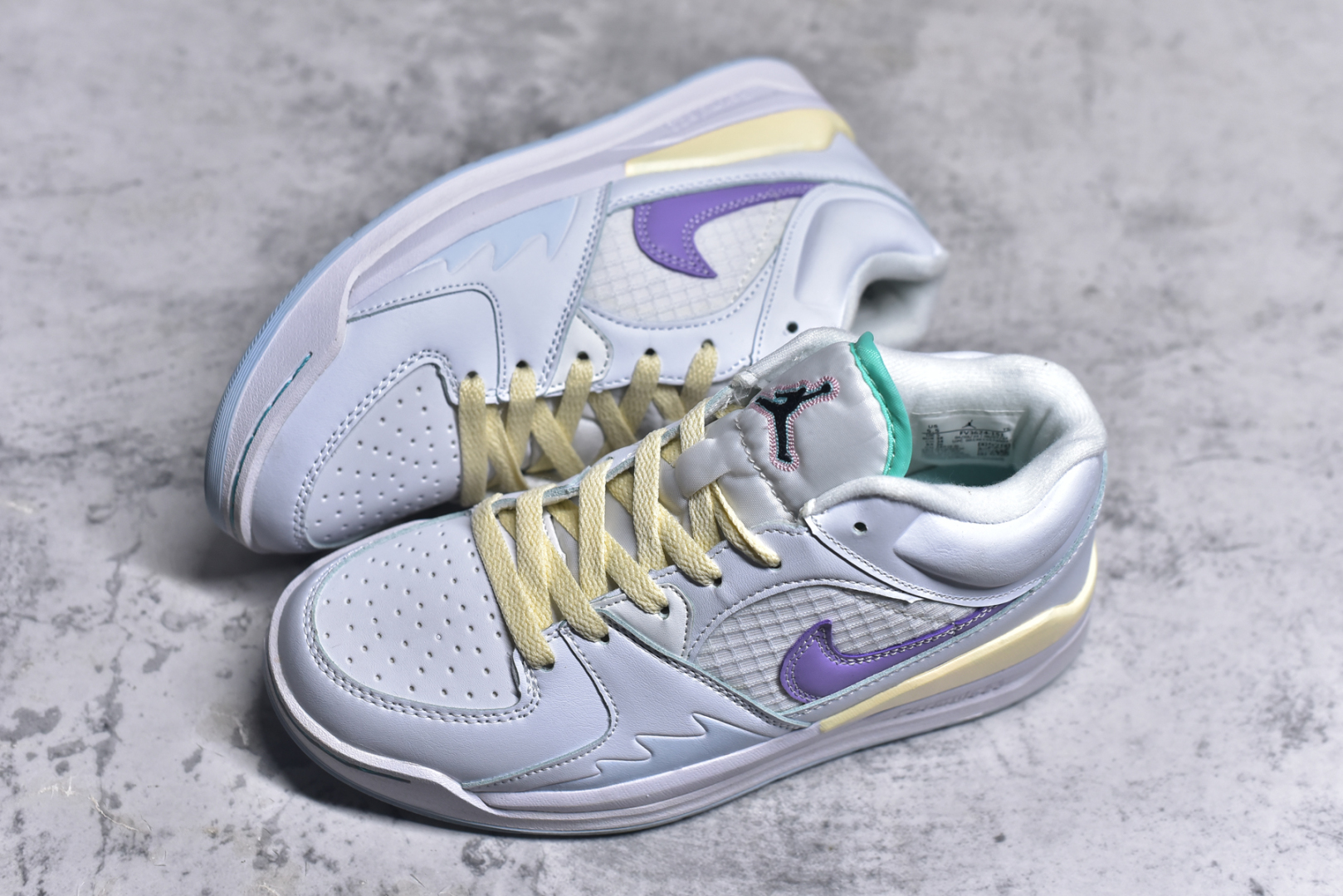 图片[7]-#Air Jordan Stadium AJ90 潮流运动板鞋 充满了对TinkerHathield 原创设计的致敬 包括中足网状面板、前足外侧的鲨鱼齿轮廓、加垫鞋领和 NK Air 鞋跟品牌 鞋子本身采用网眼、皮革和绒面革材料混合制成 散发出现代美感 并配备了该品牌全新的 Formula 23 足底缓震技术 AirJordan Stadium 90 鞋舌标签在鞋舌内侧印有“Flight”字样 完善了设计 尺码：36 36.5 37.5 38 38.5 39 40 40.5 41 42 42.5 43 44 44.5 45-选品中心