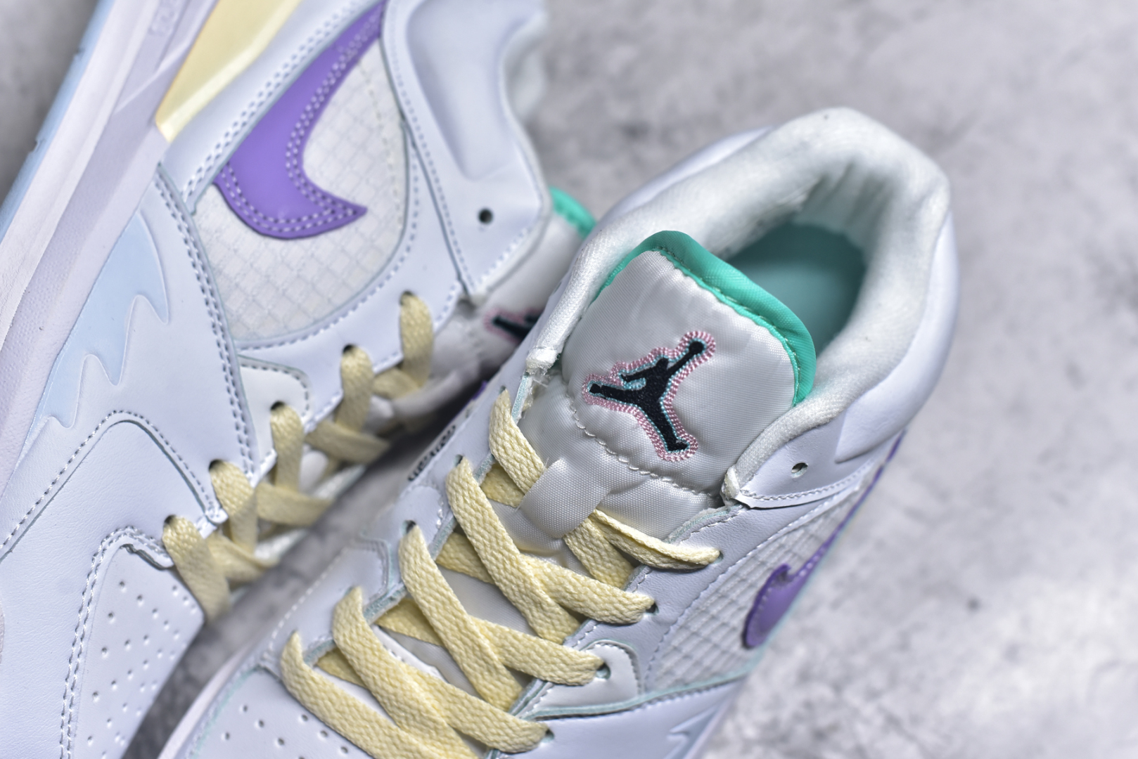 图片[9]-#Air Jordan Stadium AJ90 潮流运动板鞋 充满了对TinkerHathield 原创设计的致敬 包括中足网状面板、前足外侧的鲨鱼齿轮廓、加垫鞋领和 NK Air 鞋跟品牌 鞋子本身采用网眼、皮革和绒面革材料混合制成 散发出现代美感 并配备了该品牌全新的 Formula 23 足底缓震技术 AirJordan Stadium 90 鞋舌标签在鞋舌内侧印有“Flight”字样 完善了设计 尺码：36 36.5 37.5 38 38.5 39 40 40.5 41 42 42.5 43 44 44.5 45-选品中心