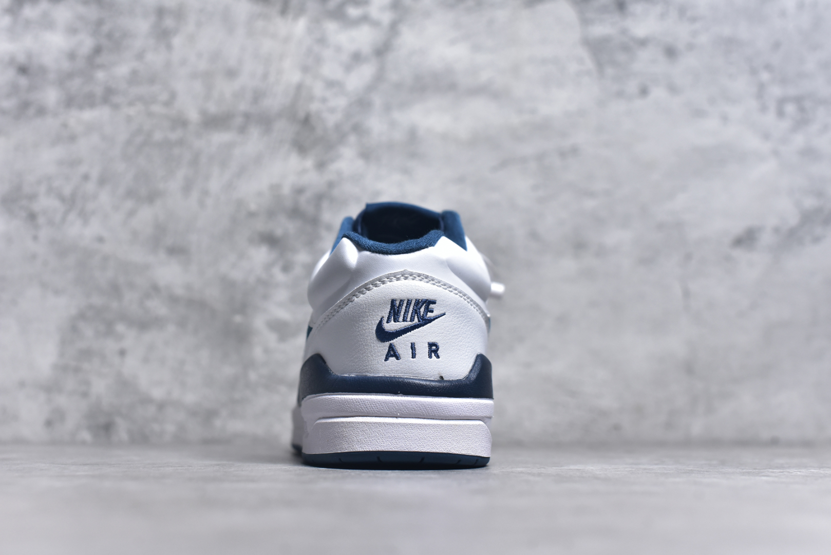 图片[5]-#Air Jordan Stadium AJ90 潮流运动板鞋 充满了对TinkerHathield 原创设计的致敬 包括中足网状面板、前足外侧的鲨鱼齿轮廓、加垫鞋领和 NK Air 鞋跟品牌 鞋子本身采用网眼、皮革和绒面革材料混合制成 散发出现代美感 并配备了该品牌全新的 Formula 23 足底缓震技术 AirJordan Stadium 90 鞋舌标签在鞋舌内侧印有“Flight”字样 完善了设计 尺码：36 36.5 37.5 38 38.5 39 40 40.5 41 42 42.5 43 44 44.5 45-选品中心