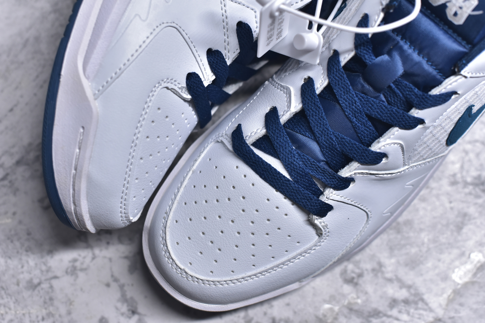 图片[8]-#Air Jordan Stadium AJ90 潮流运动板鞋 充满了对TinkerHathield 原创设计的致敬 包括中足网状面板、前足外侧的鲨鱼齿轮廓、加垫鞋领和 NK Air 鞋跟品牌 鞋子本身采用网眼、皮革和绒面革材料混合制成 散发出现代美感 并配备了该品牌全新的 Formula 23 足底缓震技术 AirJordan Stadium 90 鞋舌标签在鞋舌内侧印有“Flight”字样 完善了设计 尺码：36 36.5 37.5 38 38.5 39 40 40.5 41 42 42.5 43 44 44.5 45-选品中心