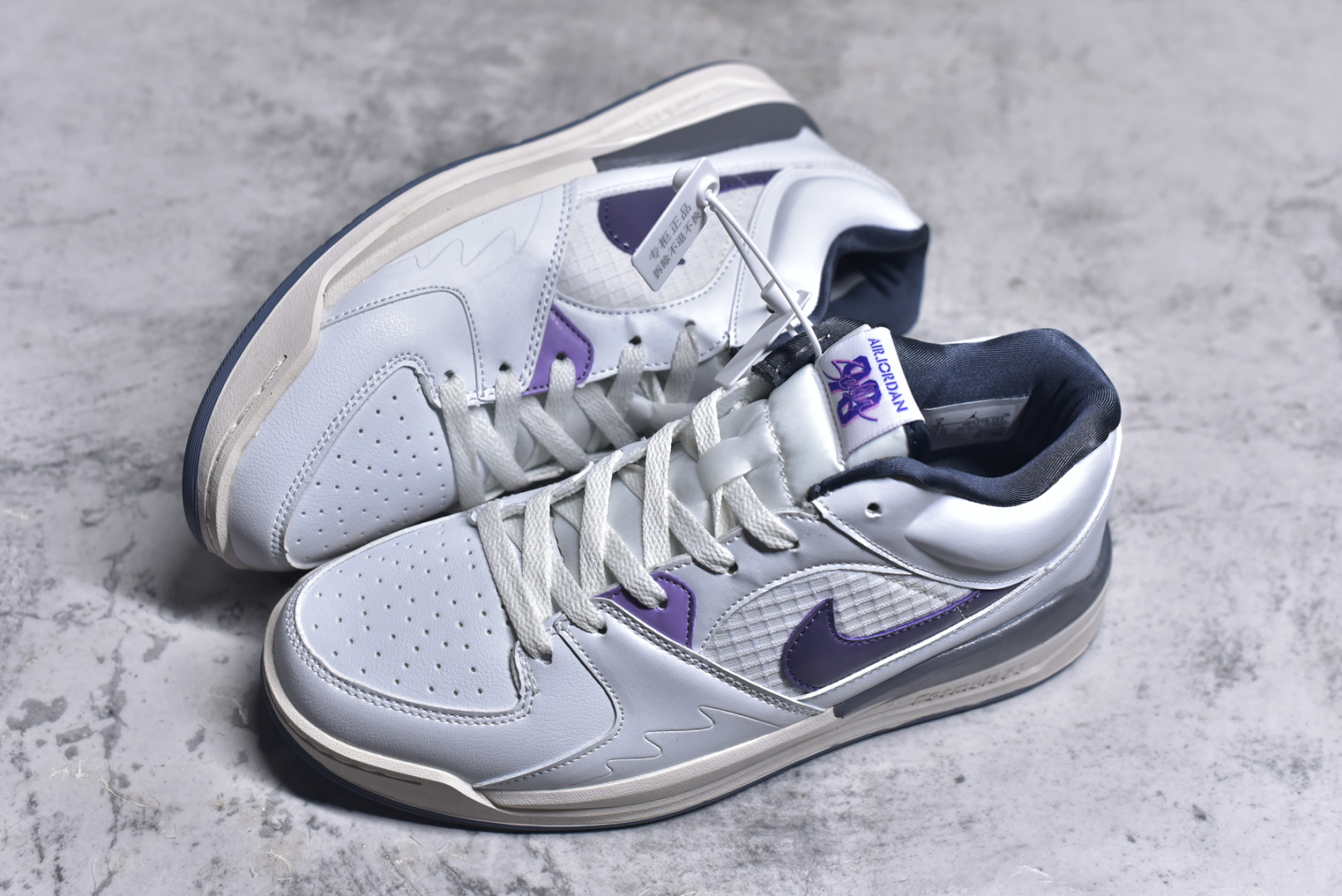图片[7]-#Air Jordan Stadium AJ90 潮流运动板鞋 充满了对TinkerHathield 原创设计的致敬 包括中足网状面板、前足外侧的鲨鱼齿轮廓、加垫鞋领和 NK Air 鞋跟品牌 鞋子本身采用网眼、皮革和绒面革材料混合制成 散发出现代美感 并配备了该品牌全新的 Formula 23 足底缓震技术 AirJordan Stadium 90 鞋舌标签在鞋舌内侧印有“Flight”字样 完善了设计 尺码：36 36.5 37.5 38 38.5 39 40 40.5 41 42 42.5 43 44 44.5 45-选品中心