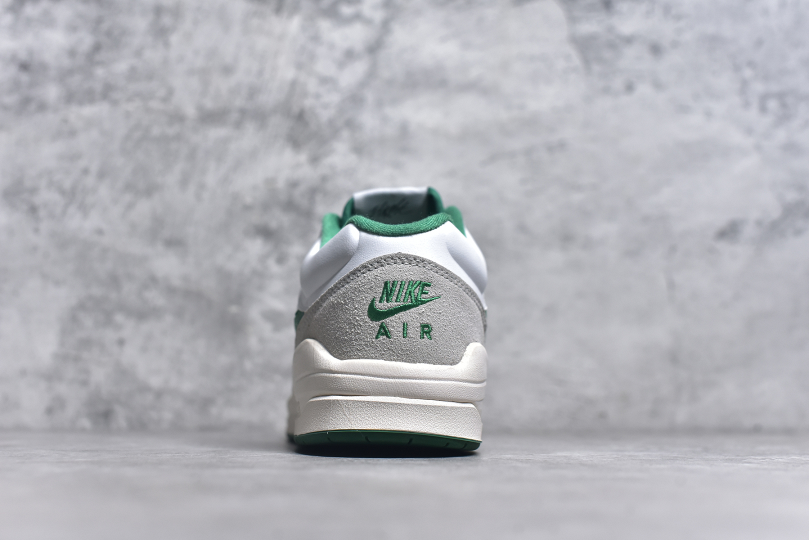 图片[5]-#Air Jordan Stadium AJ90 潮流运动板鞋 充满了对TinkerHathield 原创设计的致敬 包括中足网状面板、前足外侧的鲨鱼齿轮廓、加垫鞋领和 NK Air 鞋跟品牌 鞋子本身采用网眼、皮革和绒面革材料混合制成 散发出现代美感 并配备了该品牌全新的 Formula 23 足底缓震技术 AirJordan Stadium 90 鞋舌标签在鞋舌内侧印有“Flight”字样 完善了设计 尺码：36 36.5 37.5 38 38.5 39 40 40.5 41 42 42.5 43 44 44.5 45-选品中心