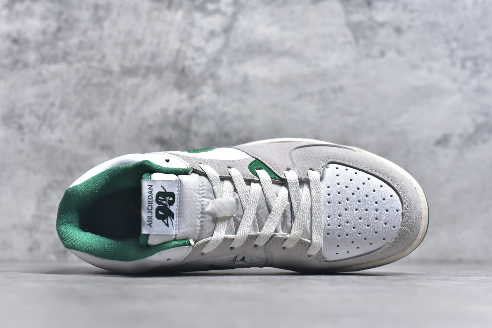 图片[4]-#Air Jordan Stadium AJ90 潮流运动板鞋 充满了对TinkerHathield 原创设计的致敬 包括中足网状面板、前足外侧的鲨鱼齿轮廓、加垫鞋领和 NK Air 鞋跟品牌 鞋子本身采用网眼、皮革和绒面革材料混合制成 散发出现代美感 并配备了该品牌全新的 Formula 23 足底缓震技术 AirJordan Stadium 90 鞋舌标签在鞋舌内侧印有“Flight”字样 完善了设计 尺码：36 36.5 37.5 38 38.5 39 40 40.5 41 42 42.5 43 44 44.5 45-选品中心