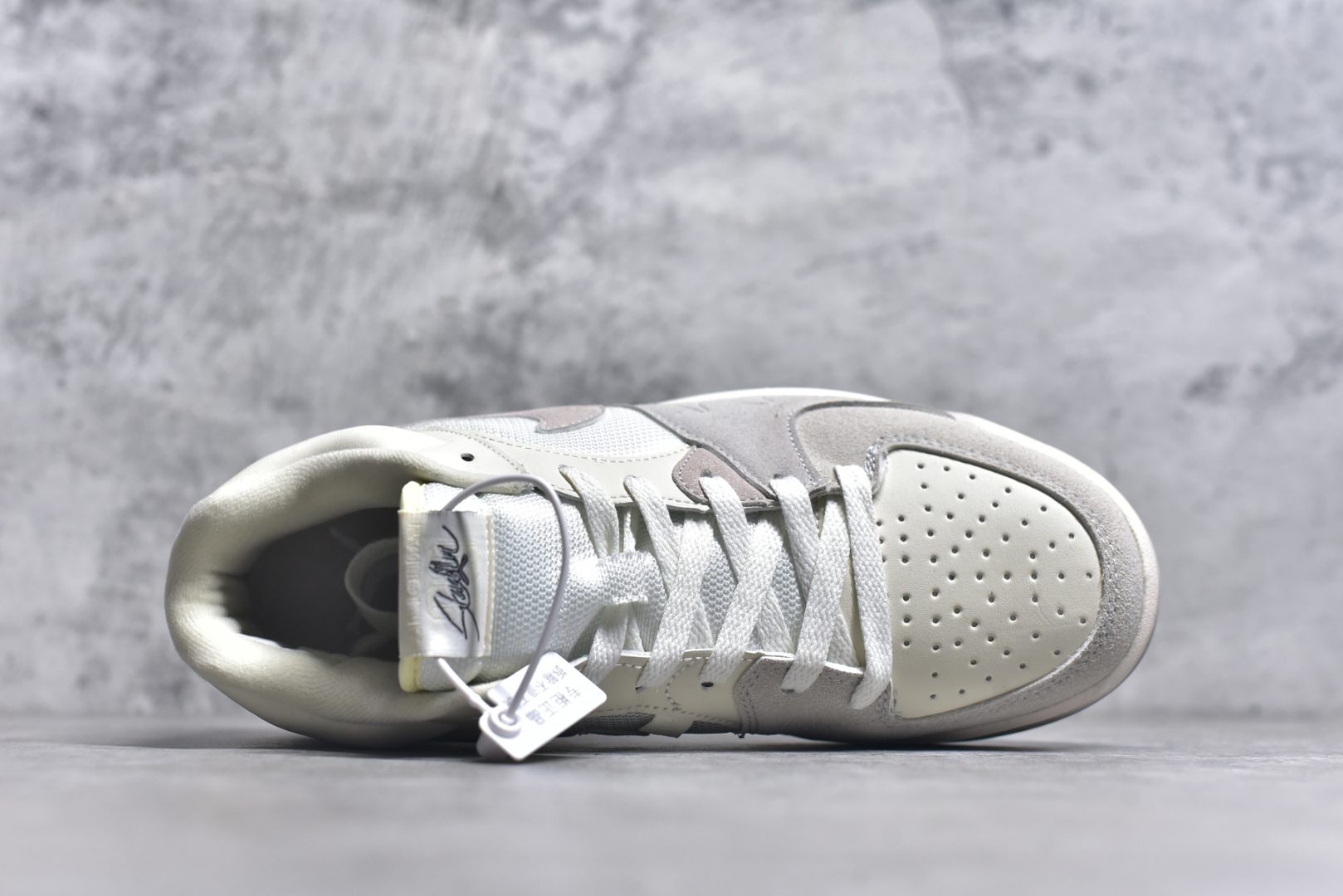 图片[4]-#Air Jordan Stadium AJ90 潮流运动板鞋 充满了对TinkerHathield 原创设计的致敬 包括中足网状面板、前足外侧的鲨鱼齿轮廓、加垫鞋领和 NK Air 鞋跟品牌 鞋子本身采用网眼、皮革和绒面革材料混合制成 散发出现代美感 并配备了该品牌全新的 Formula 23 足底缓震技术 AirJordan Stadium 90 鞋舌标签在鞋舌内侧印有“Flight”字样 完善了设计 尺码：36 36.5 37.5 38 38.5 39 40 40.5 41 42 42.5 43 44 44.5 45-选品中心