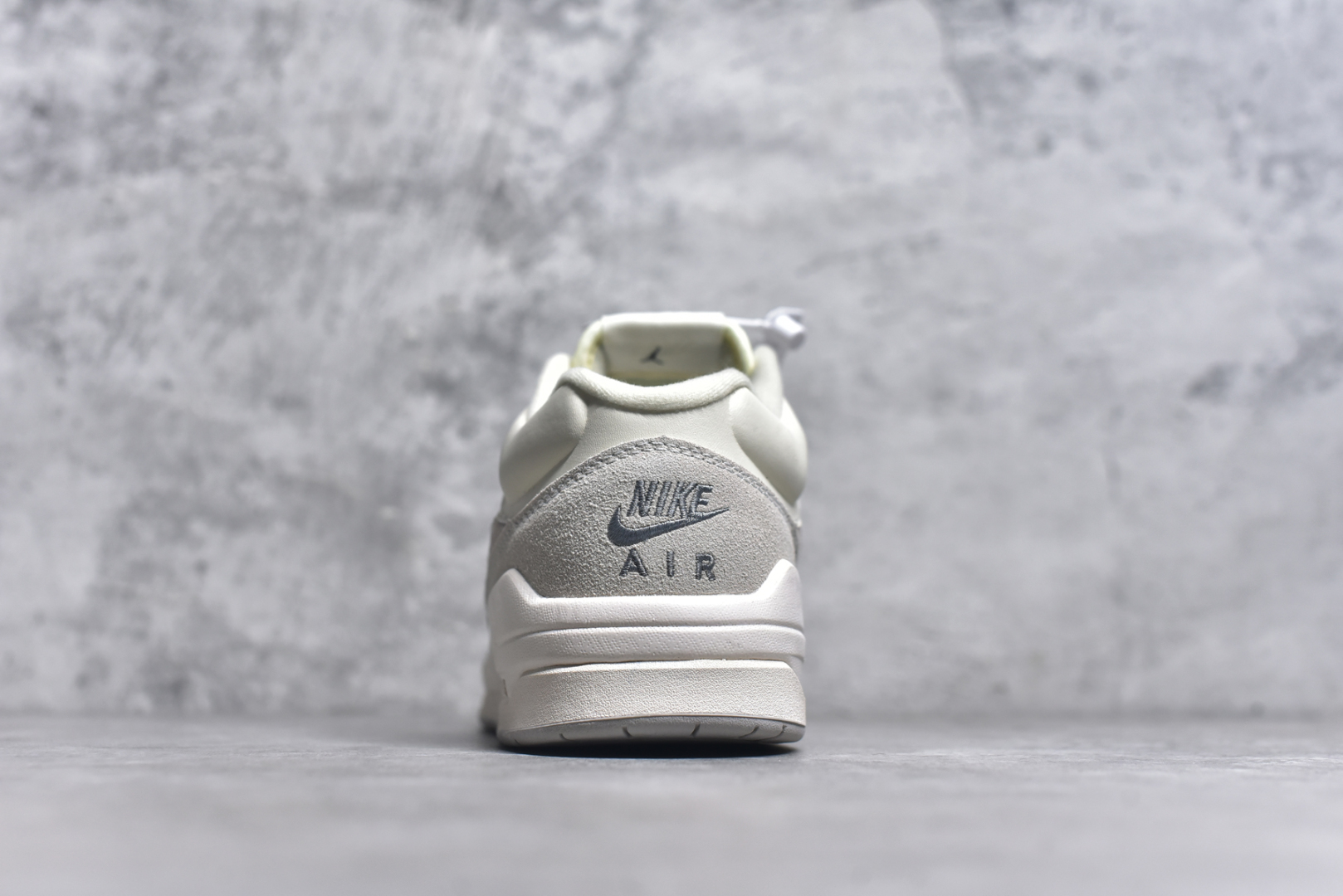 图片[5]-#Air Jordan Stadium AJ90 潮流运动板鞋 充满了对TinkerHathield 原创设计的致敬 包括中足网状面板、前足外侧的鲨鱼齿轮廓、加垫鞋领和 NK Air 鞋跟品牌 鞋子本身采用网眼、皮革和绒面革材料混合制成 散发出现代美感 并配备了该品牌全新的 Formula 23 足底缓震技术 AirJordan Stadium 90 鞋舌标签在鞋舌内侧印有“Flight”字样 完善了设计 尺码：36 36.5 37.5 38 38.5 39 40 40.5 41 42 42.5 43 44 44.5 45-选品中心