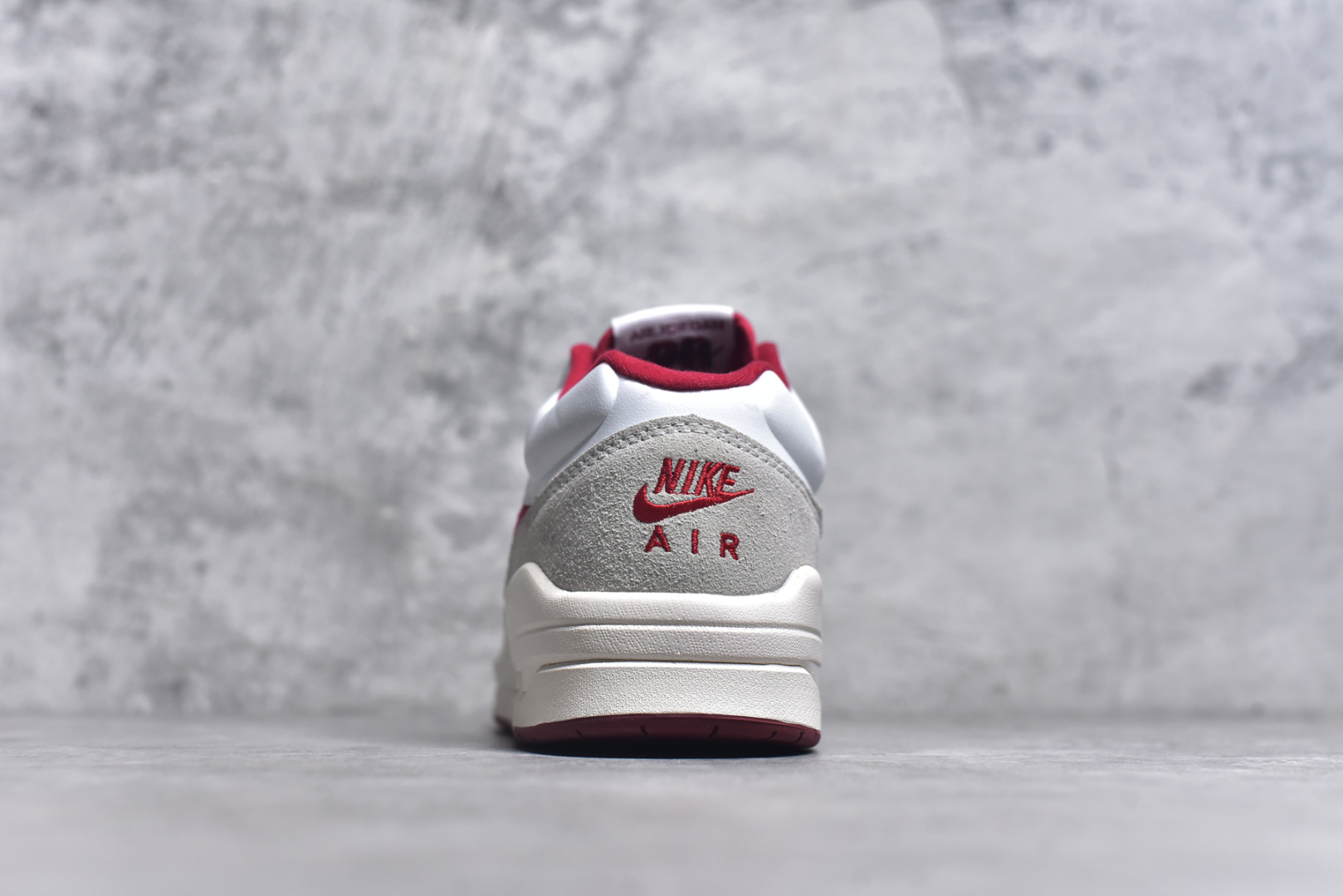 图片[5]-#Air Jordan Stadium AJ90 潮流运动板鞋 充满了对TinkerHathield 原创设计的致敬 包括中足网状面板、前足外侧的鲨鱼齿轮廓、加垫鞋领和 NK Air 鞋跟品牌 鞋子本身采用网眼、皮革和绒面革材料混合制成 散发出现代美感 并配备了该品牌全新的 Formula 23 足底缓震技术 AirJordan Stadium 90 鞋舌标签在鞋舌内侧印有“Flight”字样 完善了设计 尺码：36 36.5 37.5 38 38.5 39 40 40.5 41 42 42.5 43 44 44.5 45-选品中心