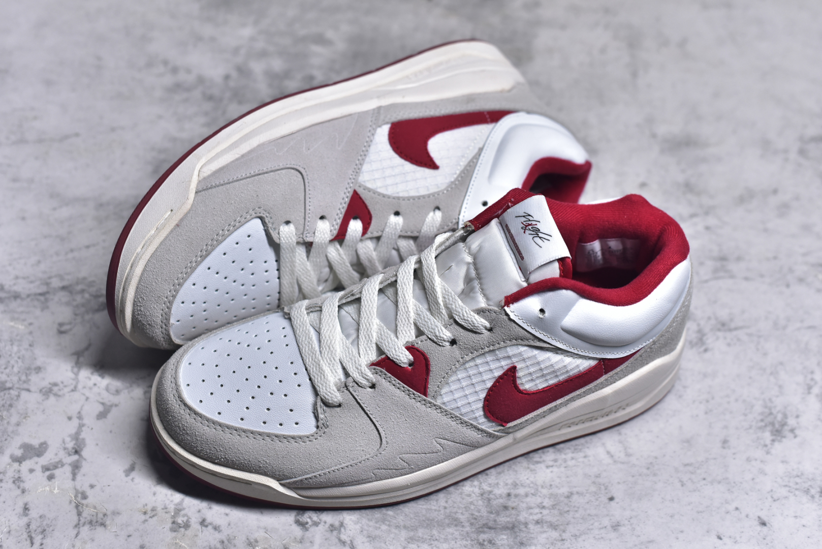 图片[7]-#Air Jordan Stadium AJ90 潮流运动板鞋 充满了对TinkerHathield 原创设计的致敬 包括中足网状面板、前足外侧的鲨鱼齿轮廓、加垫鞋领和 NK Air 鞋跟品牌 鞋子本身采用网眼、皮革和绒面革材料混合制成 散发出现代美感 并配备了该品牌全新的 Formula 23 足底缓震技术 AirJordan Stadium 90 鞋舌标签在鞋舌内侧印有“Flight”字样 完善了设计 尺码：36 36.5 37.5 38 38.5 39 40 40.5 41 42 42.5 43 44 44.5 45-选品中心