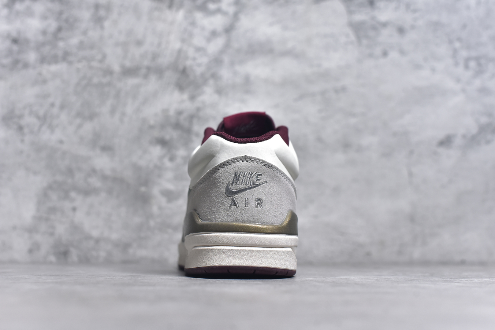 图片[5]-#Air Jordan Stadium AJ90 潮流运动板鞋 充满了对TinkerHathield 原创设计的致敬 包括中足网状面板、前足外侧的鲨鱼齿轮廓、加垫鞋领和 NK Air 鞋跟品牌 鞋子本身采用网眼、皮革和绒面革材料混合制成 散发出现代美感 并配备了该品牌全新的 Formula 23 足底缓震技术 AirJordan Stadium 90 鞋舌标签在鞋舌内侧印有“Flight”字样 完善了设计 尺码：36 36.5 37.5 38 38.5 39 40 40.5 41 42 42.5 43 44 44.5 45-选品中心