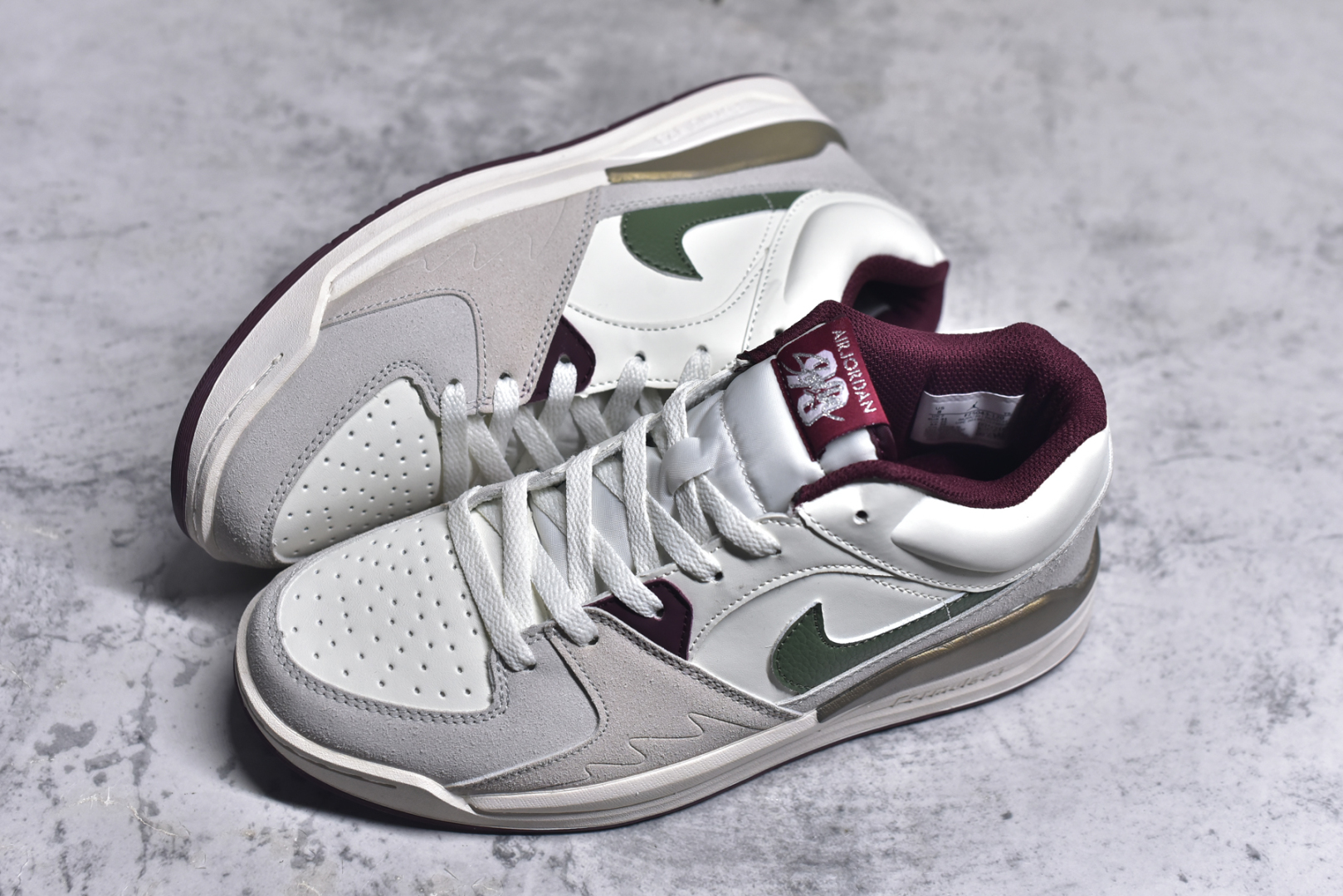 图片[7]-#Air Jordan Stadium AJ90 潮流运动板鞋 充满了对TinkerHathield 原创设计的致敬 包括中足网状面板、前足外侧的鲨鱼齿轮廓、加垫鞋领和 NK Air 鞋跟品牌 鞋子本身采用网眼、皮革和绒面革材料混合制成 散发出现代美感 并配备了该品牌全新的 Formula 23 足底缓震技术 AirJordan Stadium 90 鞋舌标签在鞋舌内侧印有“Flight”字样 完善了设计 尺码：36 36.5 37.5 38 38.5 39 40 40.5 41 42 42.5 43 44 44.5 45-选品中心