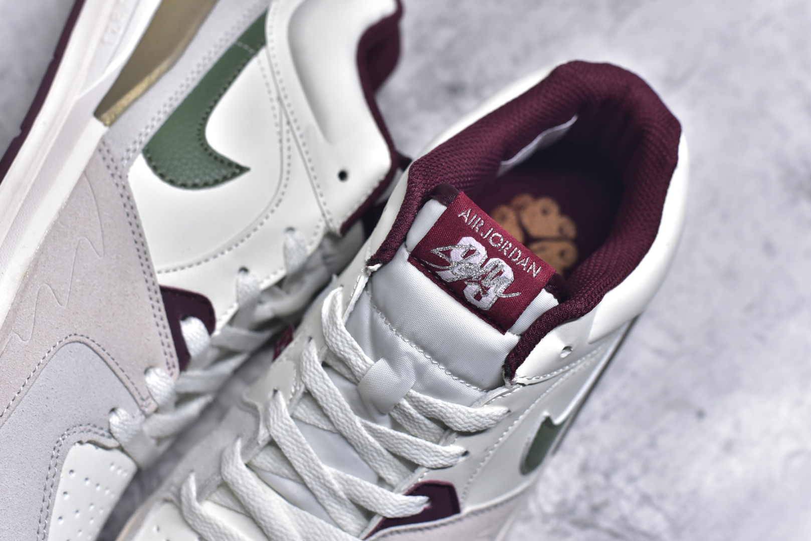 图片[9]-#Air Jordan Stadium AJ90 潮流运动板鞋 充满了对TinkerHathield 原创设计的致敬 包括中足网状面板、前足外侧的鲨鱼齿轮廓、加垫鞋领和 NK Air 鞋跟品牌 鞋子本身采用网眼、皮革和绒面革材料混合制成 散发出现代美感 并配备了该品牌全新的 Formula 23 足底缓震技术 AirJordan Stadium 90 鞋舌标签在鞋舌内侧印有“Flight”字样 完善了设计 尺码：36 36.5 37.5 38 38.5 39 40 40.5 41 42 42.5 43 44 44.5 45-选品中心