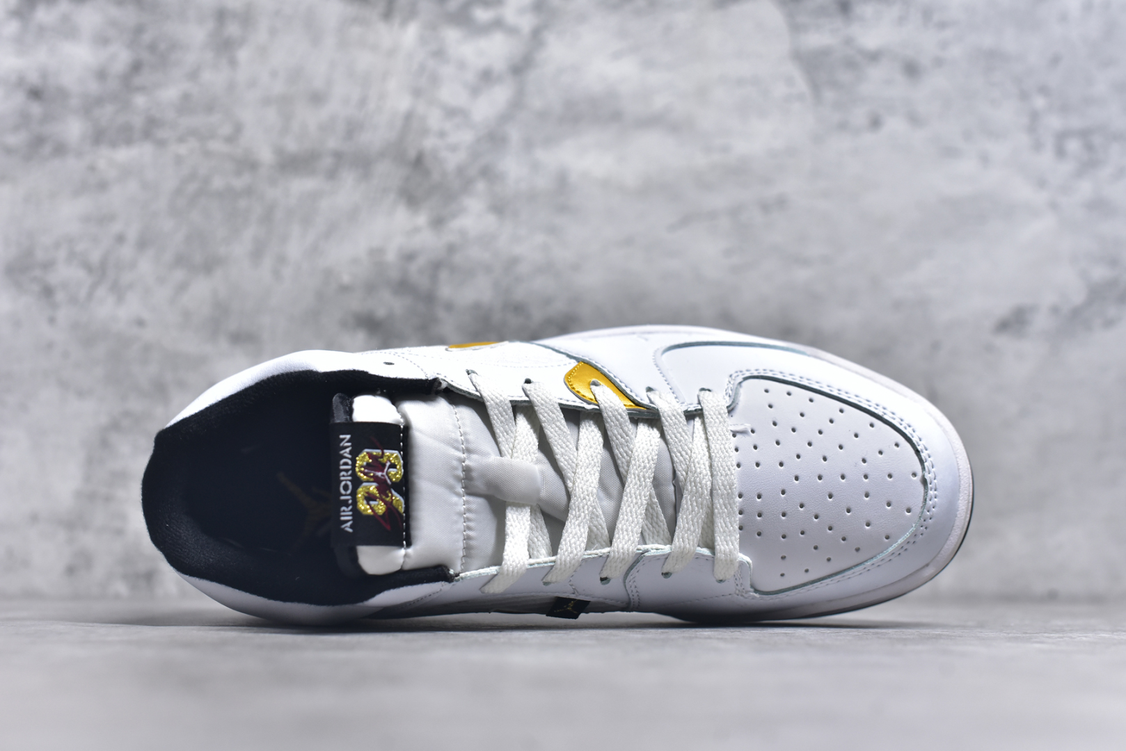 图片[4]-#Air Jordan Stadium AJ90 潮流运动板鞋 充满了对TinkerHathield 原创设计的致敬 包括中足网状面板、前足外侧的鲨鱼齿轮廓、加垫鞋领和 NK Air 鞋跟品牌 鞋子本身采用网眼、皮革和绒面革材料混合制成 散发出现代美感 并配备了该品牌全新的 Formula 23 足底缓震技术 AirJordan Stadium 90 鞋舌标签在鞋舌内侧印有“Flight”字样 完善了设计 尺码：36 36.5 37.5 38 38.5 39 40 40.5 41 42 42.5 43 44 44.5 45-选品中心