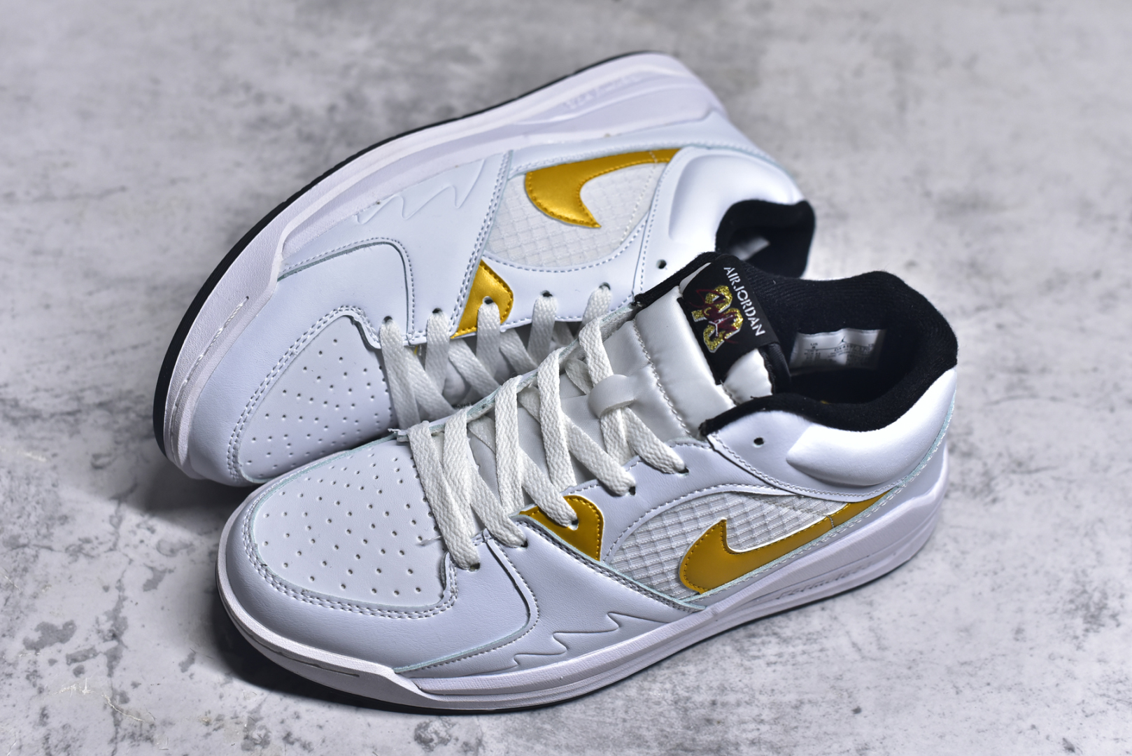 图片[7]-#Air Jordan Stadium AJ90 潮流运动板鞋 充满了对TinkerHathield 原创设计的致敬 包括中足网状面板、前足外侧的鲨鱼齿轮廓、加垫鞋领和 NK Air 鞋跟品牌 鞋子本身采用网眼、皮革和绒面革材料混合制成 散发出现代美感 并配备了该品牌全新的 Formula 23 足底缓震技术 AirJordan Stadium 90 鞋舌标签在鞋舌内侧印有“Flight”字样 完善了设计 尺码：36 36.5 37.5 38 38.5 39 40 40.5 41 42 42.5 43 44 44.5 45-选品中心