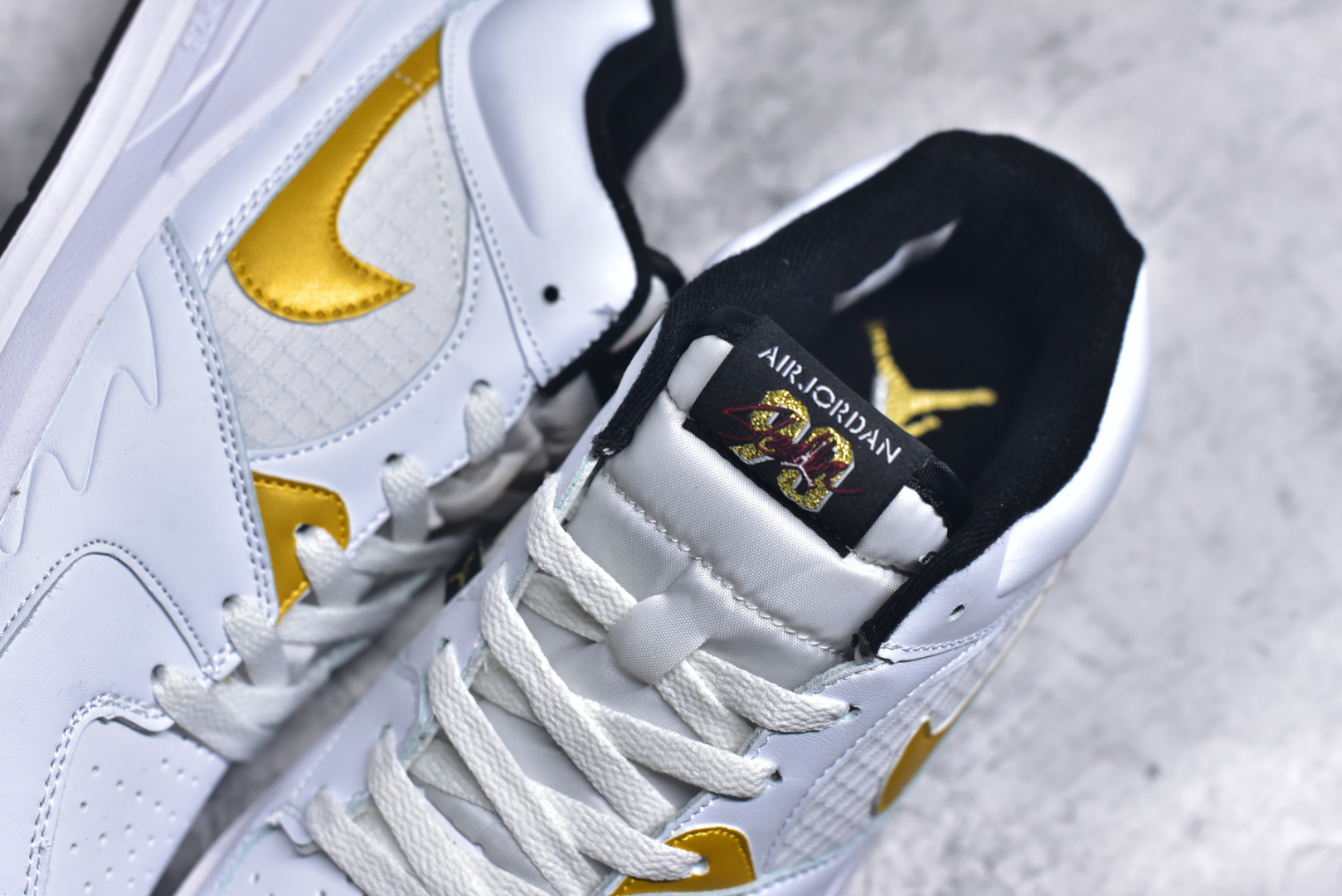 图片[9]-#Air Jordan Stadium AJ90 潮流运动板鞋 充满了对TinkerHathield 原创设计的致敬 包括中足网状面板、前足外侧的鲨鱼齿轮廓、加垫鞋领和 NK Air 鞋跟品牌 鞋子本身采用网眼、皮革和绒面革材料混合制成 散发出现代美感 并配备了该品牌全新的 Formula 23 足底缓震技术 AirJordan Stadium 90 鞋舌标签在鞋舌内侧印有“Flight”字样 完善了设计 尺码：36 36.5 37.5 38 38.5 39 40 40.5 41 42 42.5 43 44 44.5 45-选品中心