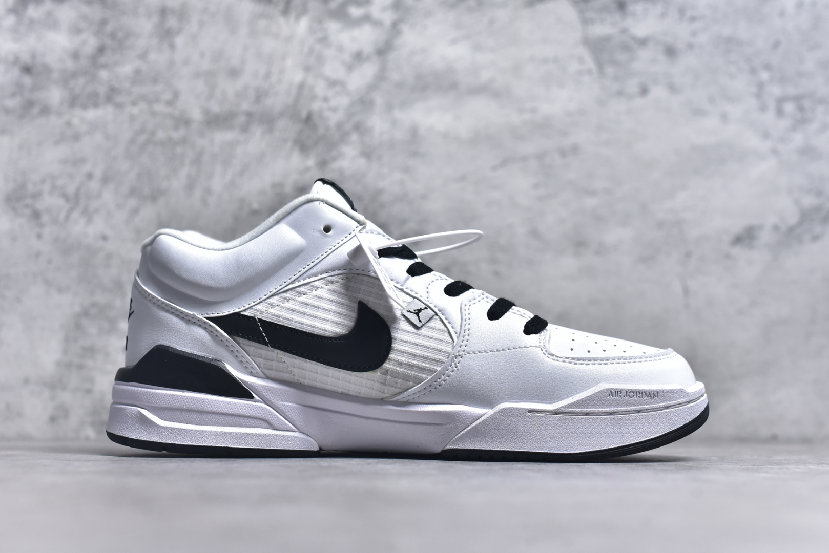 图片[3]-#Air Jordan Stadium AJ90 潮流运动板鞋 充满了对TinkerHathield 原创设计的致敬 包括中足网状面板、前足外侧的鲨鱼齿轮廓、加垫鞋领和 NK Air 鞋跟品牌 鞋子本身采用网眼、皮革和绒面革材料混合制成 散发出现代美感 并配备了该品牌全新的 Formula 23 足底缓震技术 AirJordan Stadium 90 鞋舌标签在鞋舌内侧印有“Flight”字样 完善了设计 尺码：36 36.5 37.5 38 38.5 39 40 40.5 41 42 42.5 43 44 44.5 45-选品中心
