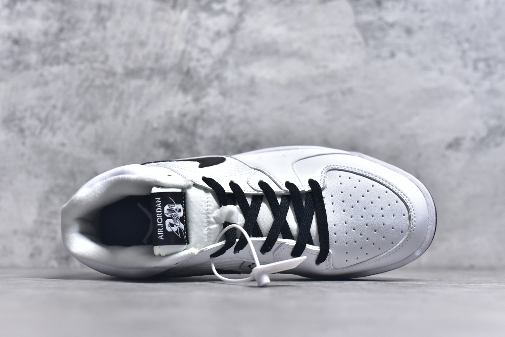 图片[4]-#Air Jordan Stadium AJ90 潮流运动板鞋 充满了对TinkerHathield 原创设计的致敬 包括中足网状面板、前足外侧的鲨鱼齿轮廓、加垫鞋领和 NK Air 鞋跟品牌 鞋子本身采用网眼、皮革和绒面革材料混合制成 散发出现代美感 并配备了该品牌全新的 Formula 23 足底缓震技术 AirJordan Stadium 90 鞋舌标签在鞋舌内侧印有“Flight”字样 完善了设计 尺码：36 36.5 37.5 38 38.5 39 40 40.5 41 42 42.5 43 44 44.5 45-选品中心